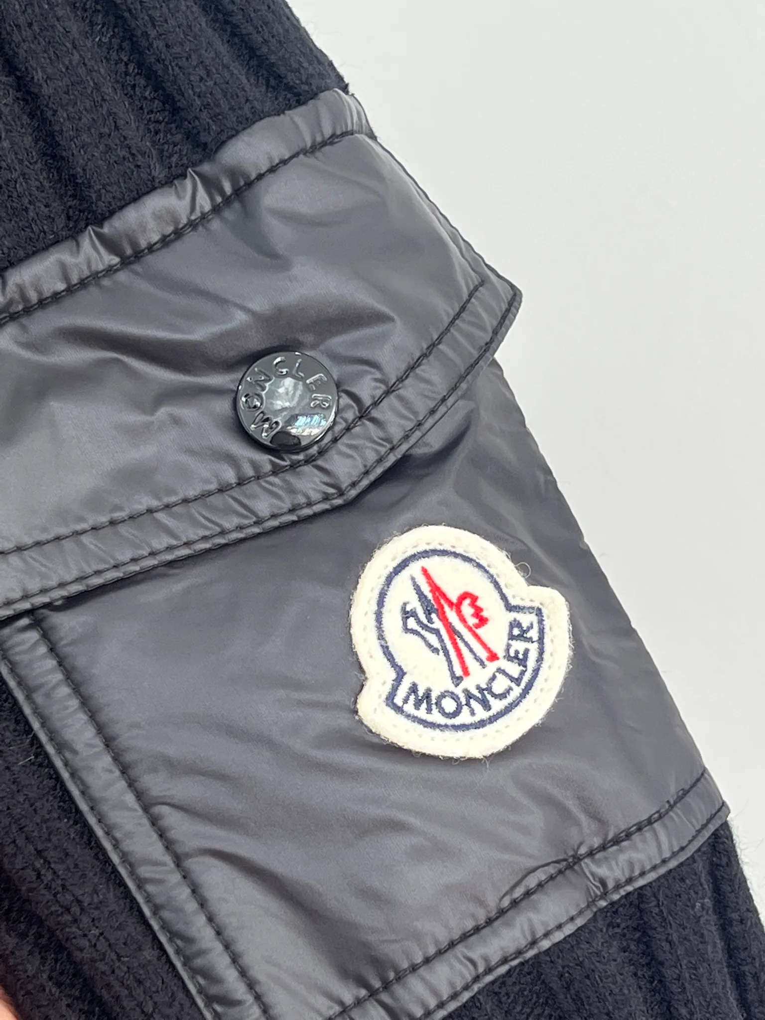 Women's Jackets And Down Jackets MONCLER 18416277