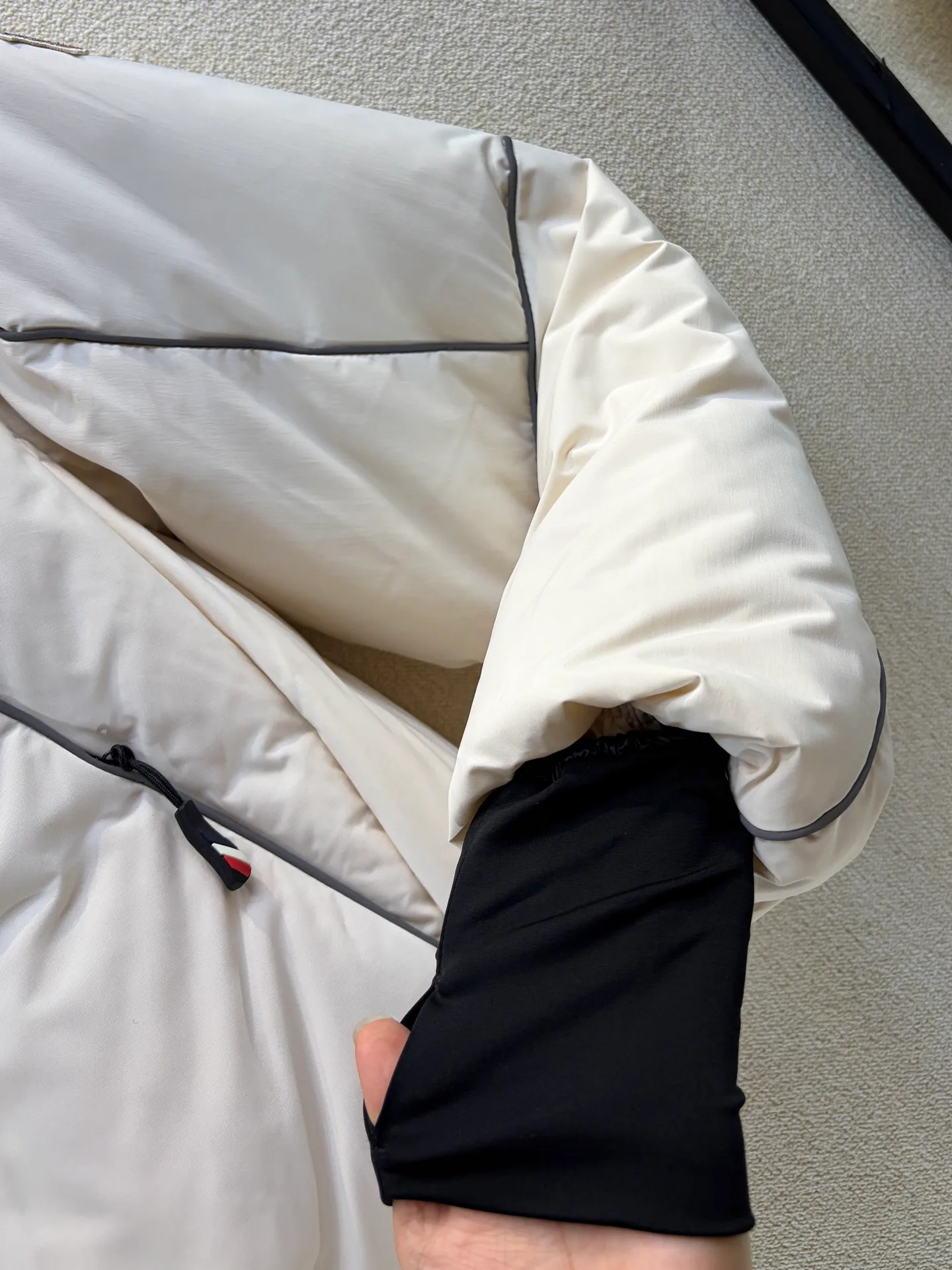 Women's Jackets And Down Jackets MONCLER 18252928