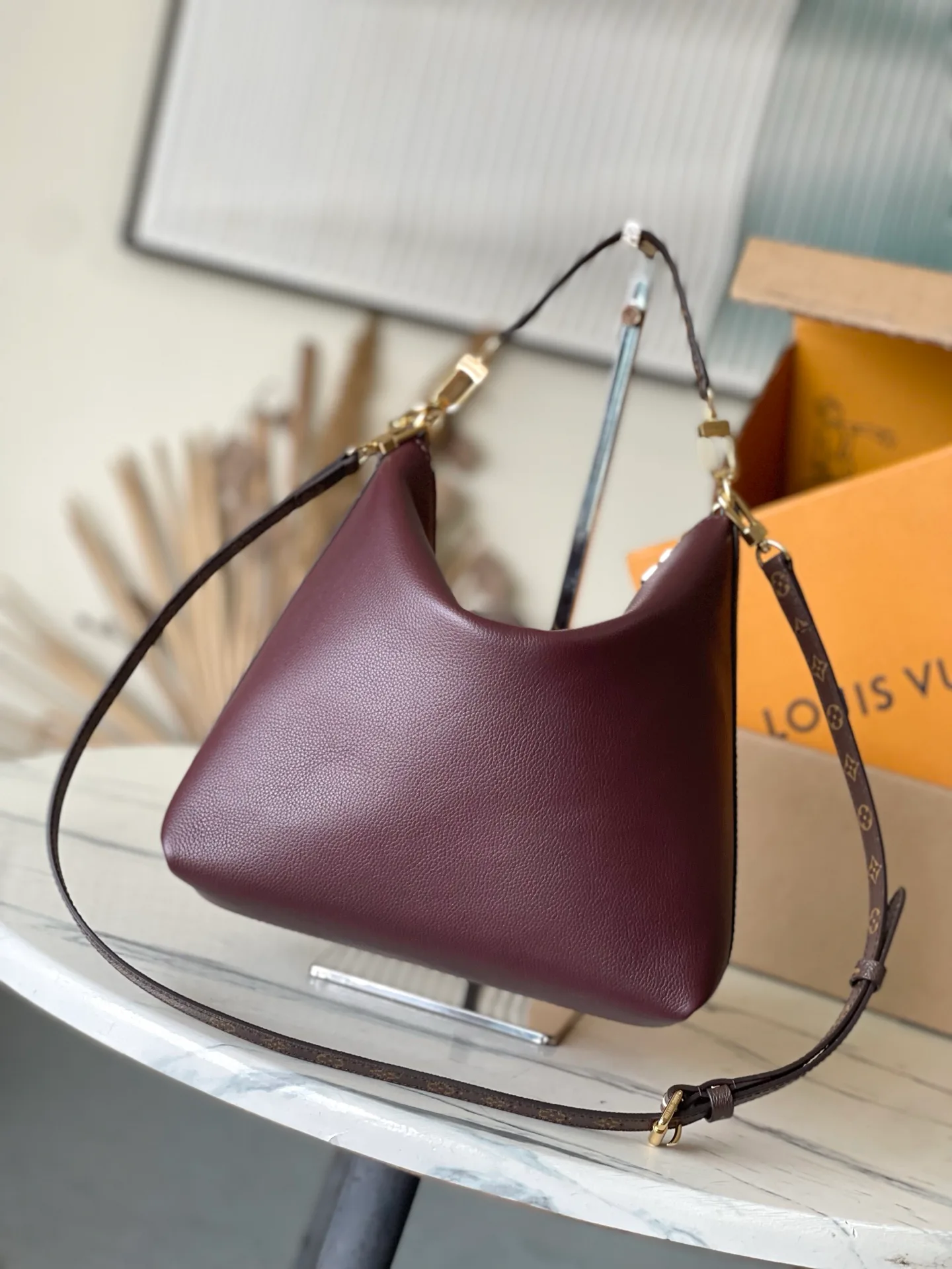 Women's Classic Handbags LOUIS VUITTON 18491328