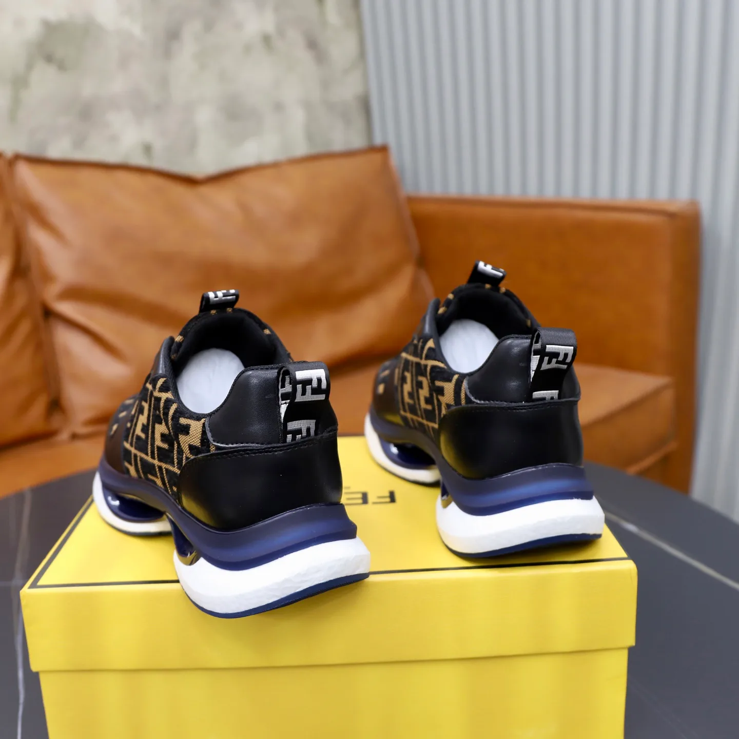 Men's Sneakers FENDI 18516250