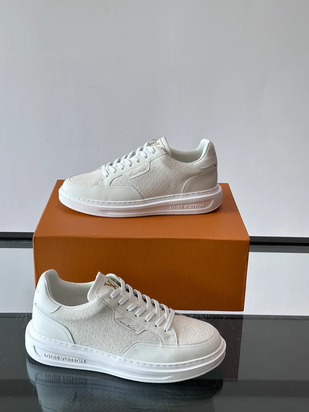 Women's Sneakers LOUIS VUITTON 18102292