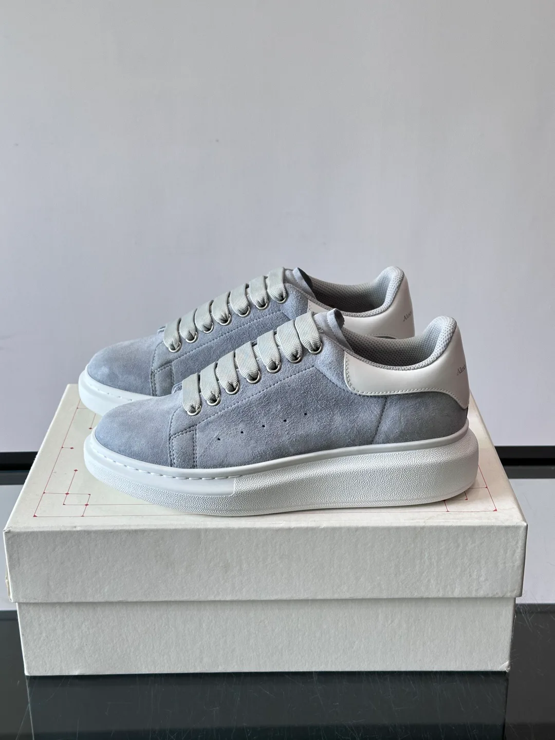 Women's Sneakers ALEXANDER MCQUEEN 17447546