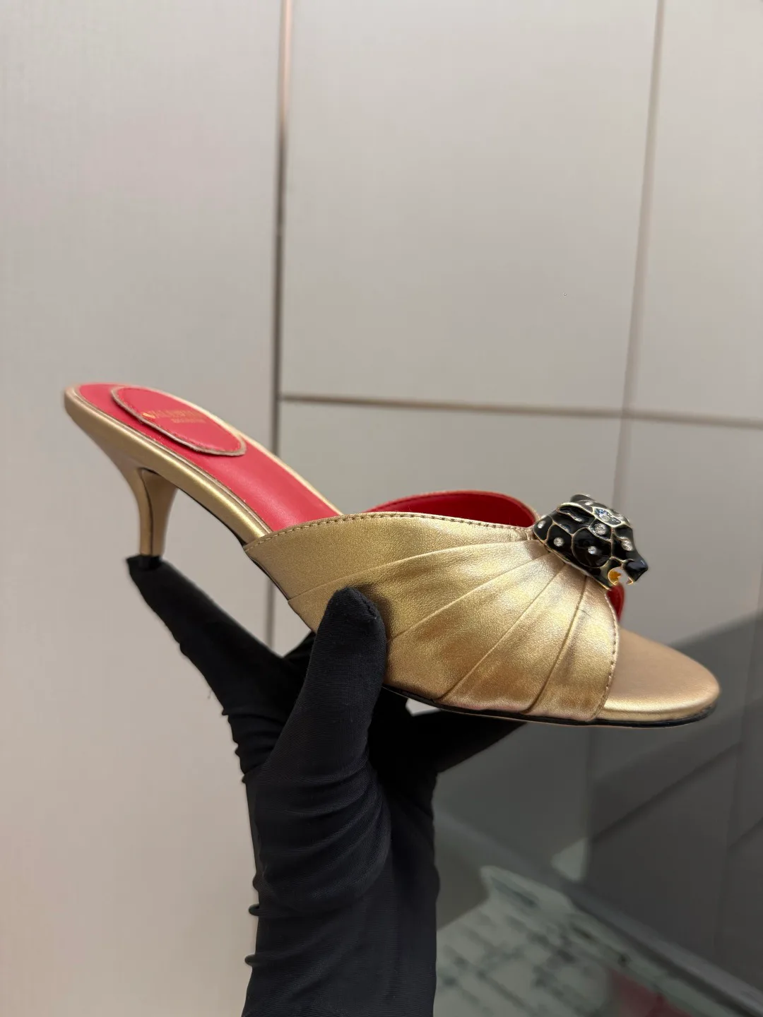 Women's Open-Toe Sandals VALENTINO 18049039