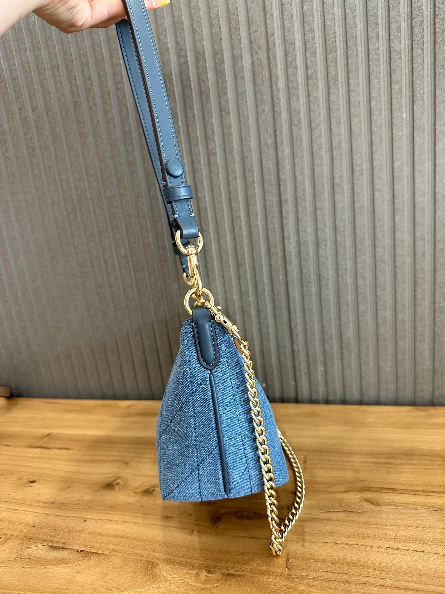 Women's Classic Handbags COACH 18364974