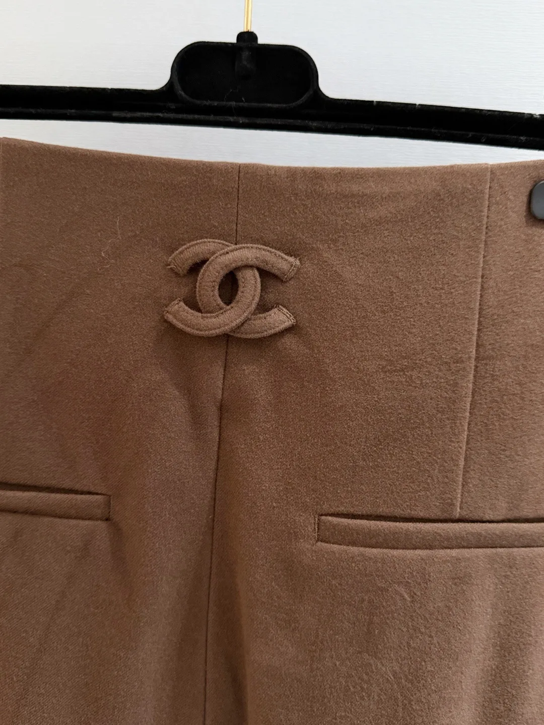Women's Trousers CHANEL 18201679