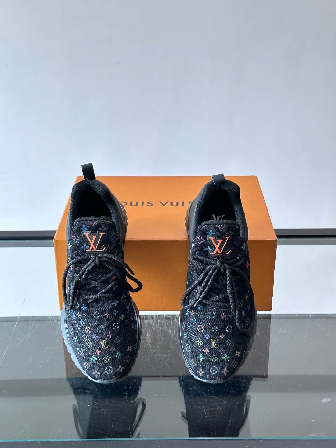 Men's Sneakers LOUIS VUITTON 17588577