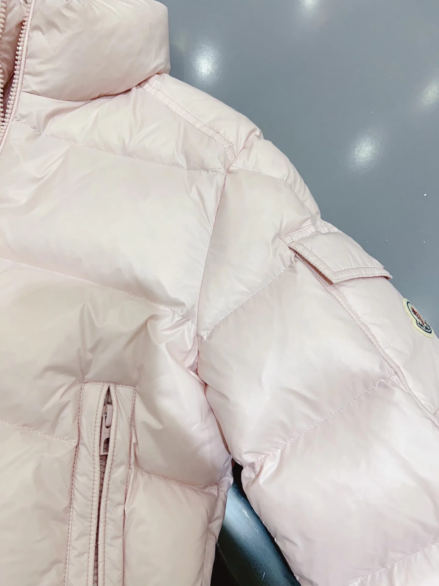 Women's Jackets And Down Jackets MONCLER 18368423
