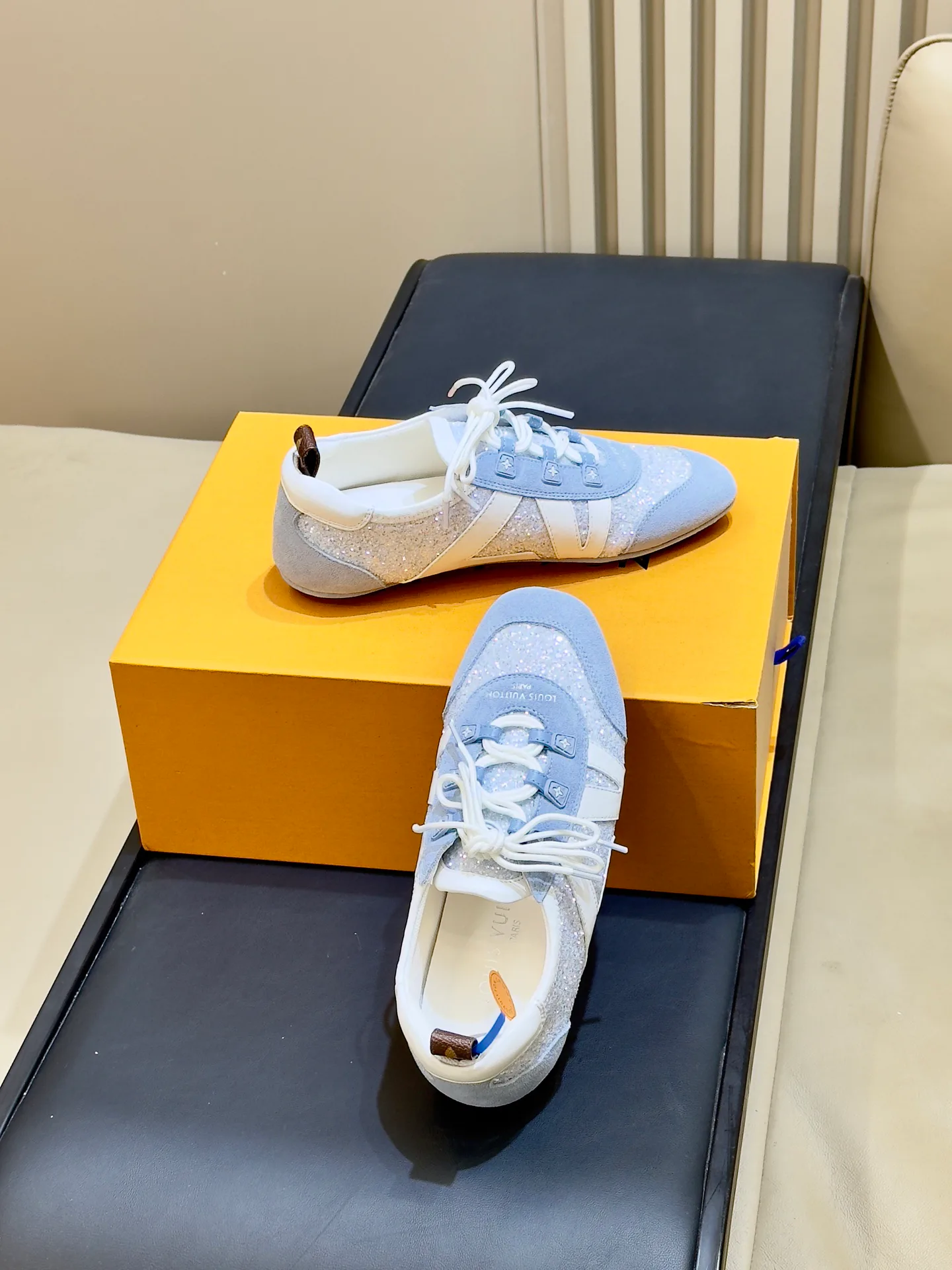 Women's Sneakers LOUIS VUITTON 17480202