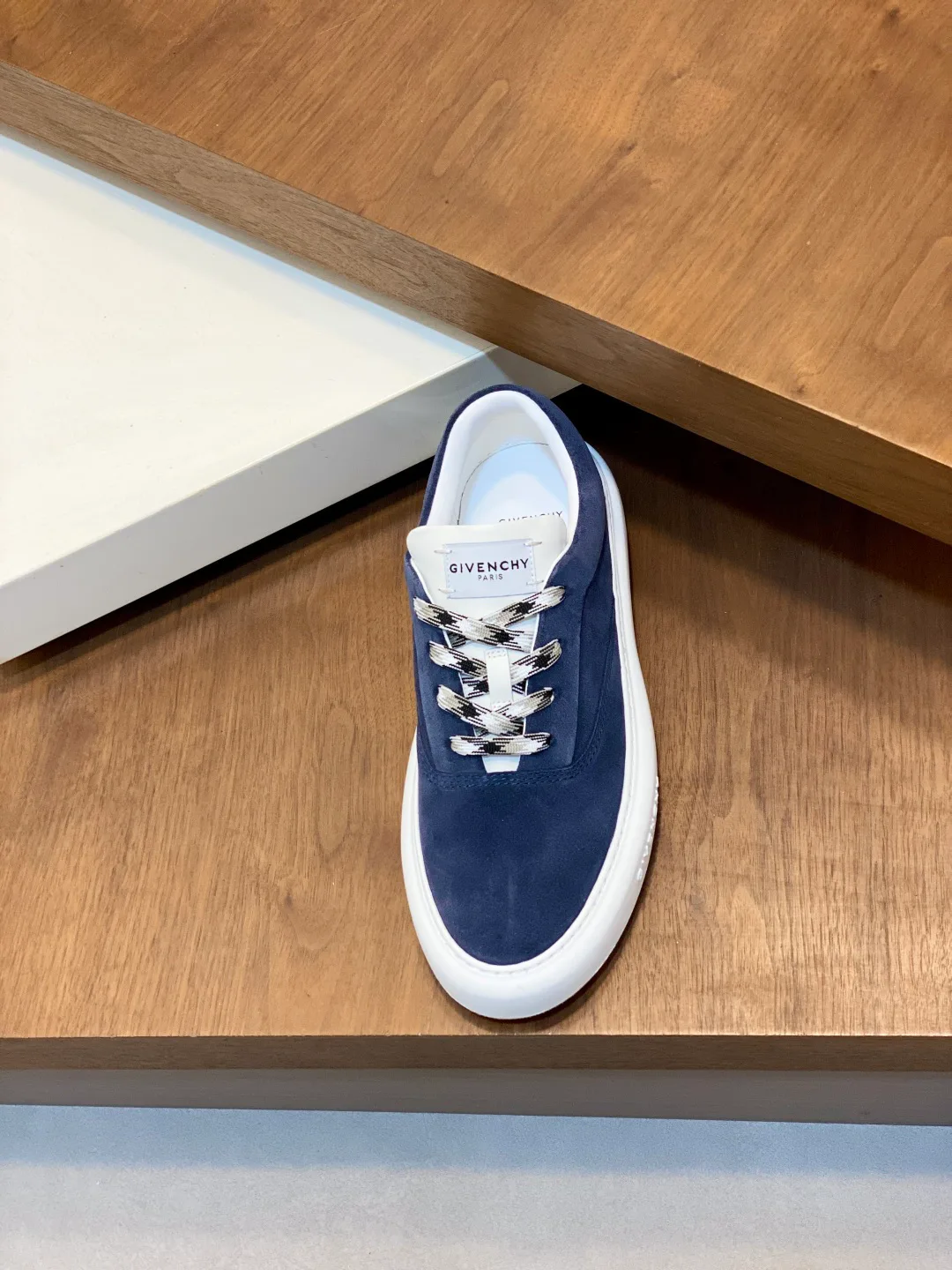 Men's Sneakers GIVENCHY 18449118