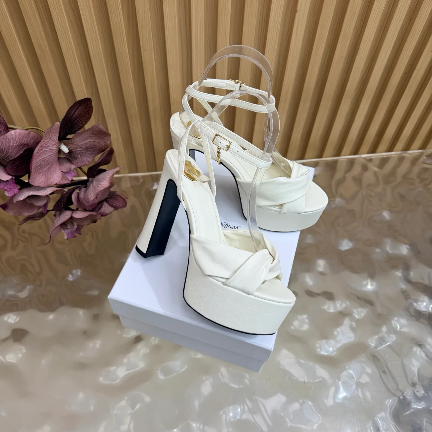 Women's Open-Toe Sandals SAINT LAURENT 18235640