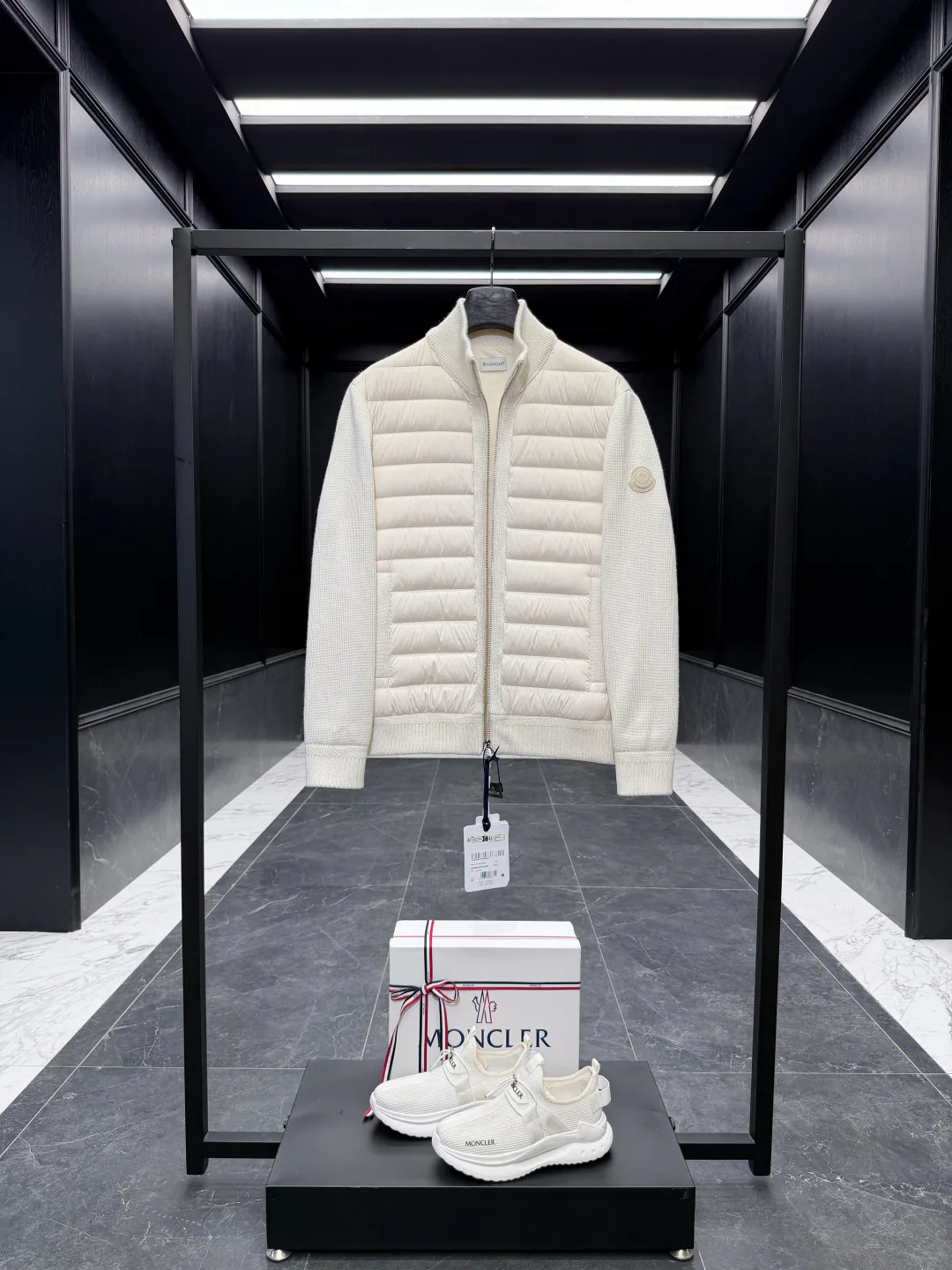 Men's Jackets And Down Jackets MONCLER 18007823