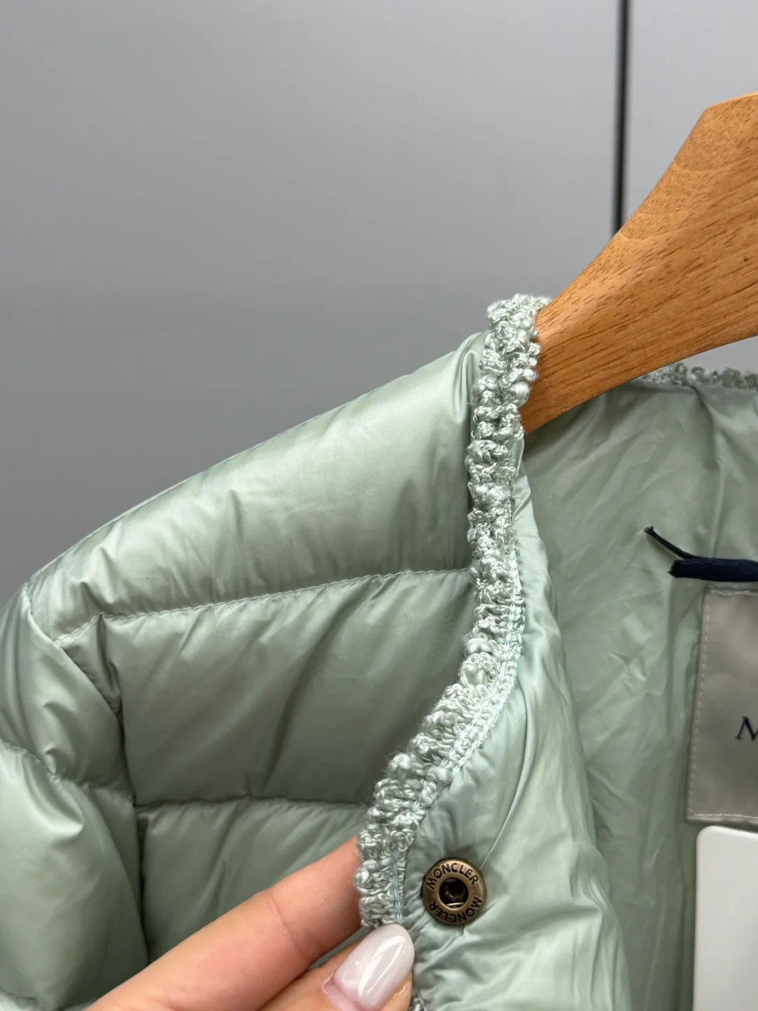 Women's Jackets And Down Jackets MONCLER 18002292
