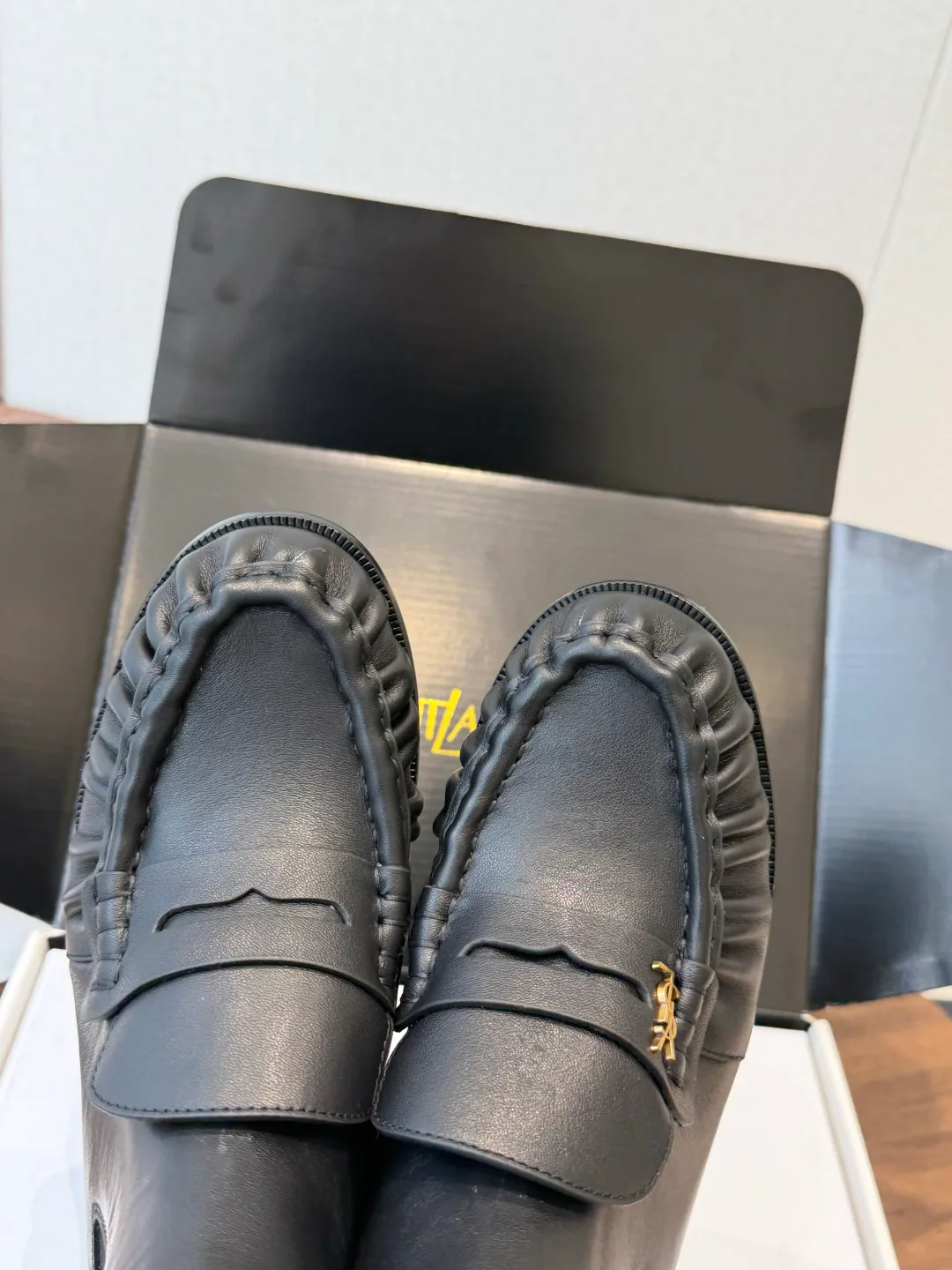 Women's Loafers And Moccasins SAINT LAURENT 18182788