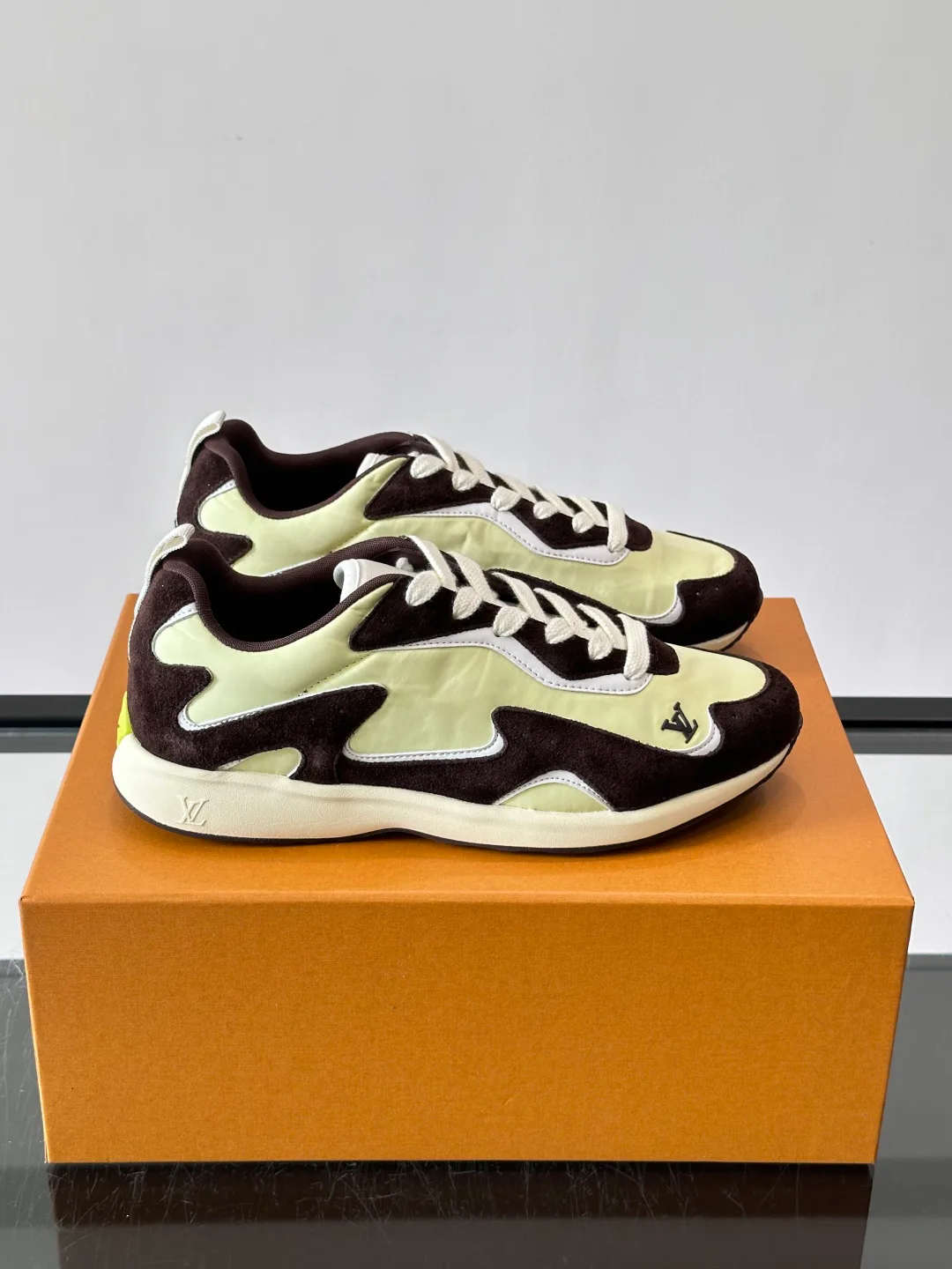 Men's Sneakers LOUIS VUITTON 17869454