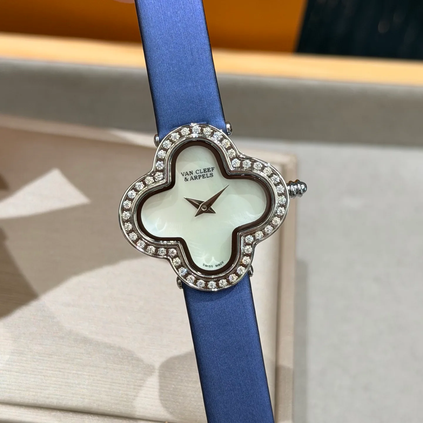 Women's Watches VAN CLEEF & ARPELS 17415092
