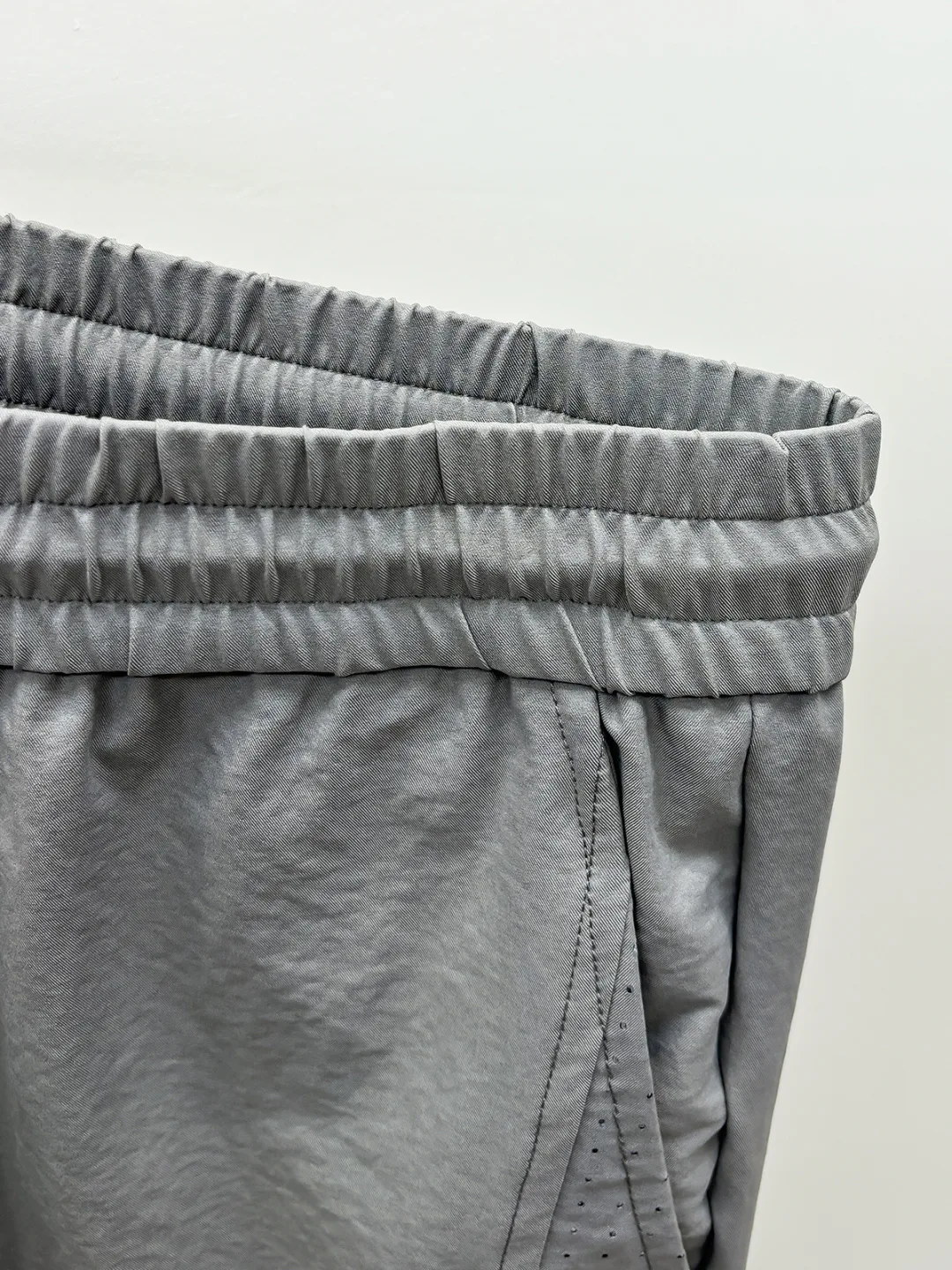 Men's Trousers PRADA 18499218