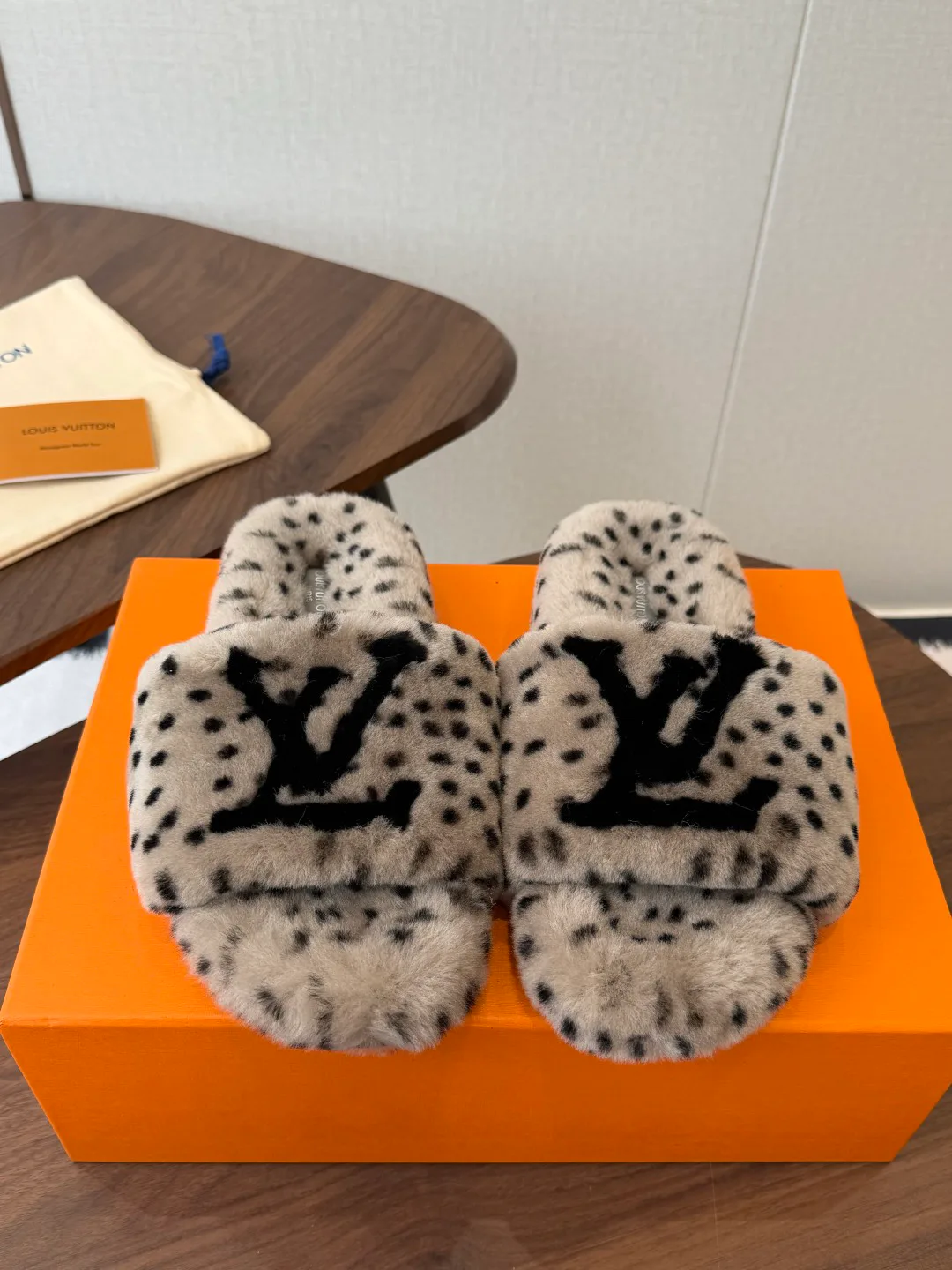 Women's Slippers LOUIS VUITTON 18182967