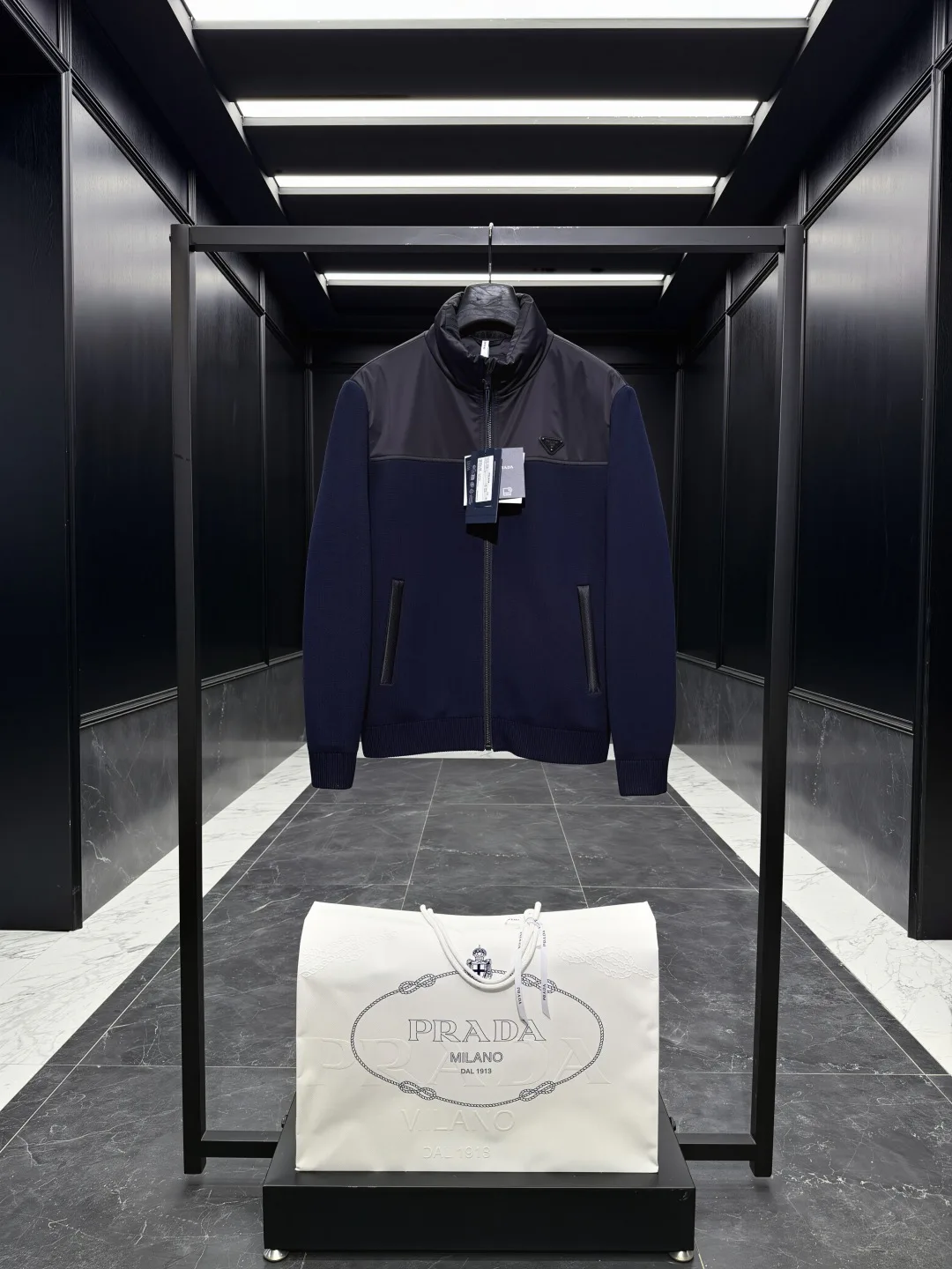 Куртки И Пуховики Мужские Prada 18596165