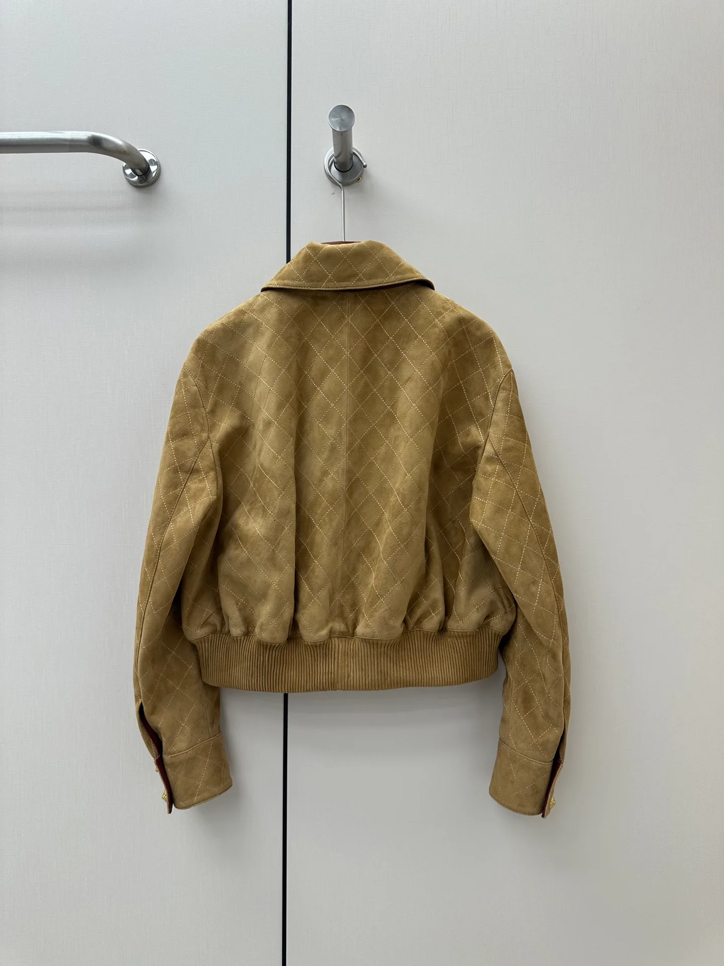 Women's Leather Jackets And Sheepskin Coats CHANEL 18172811