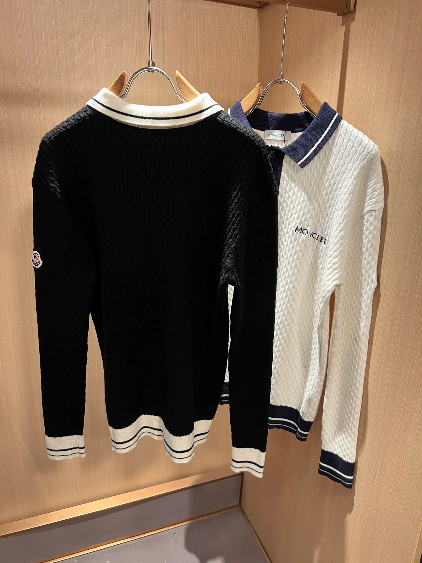 Men's Jumpers And Sweaters MONCLER 18495786