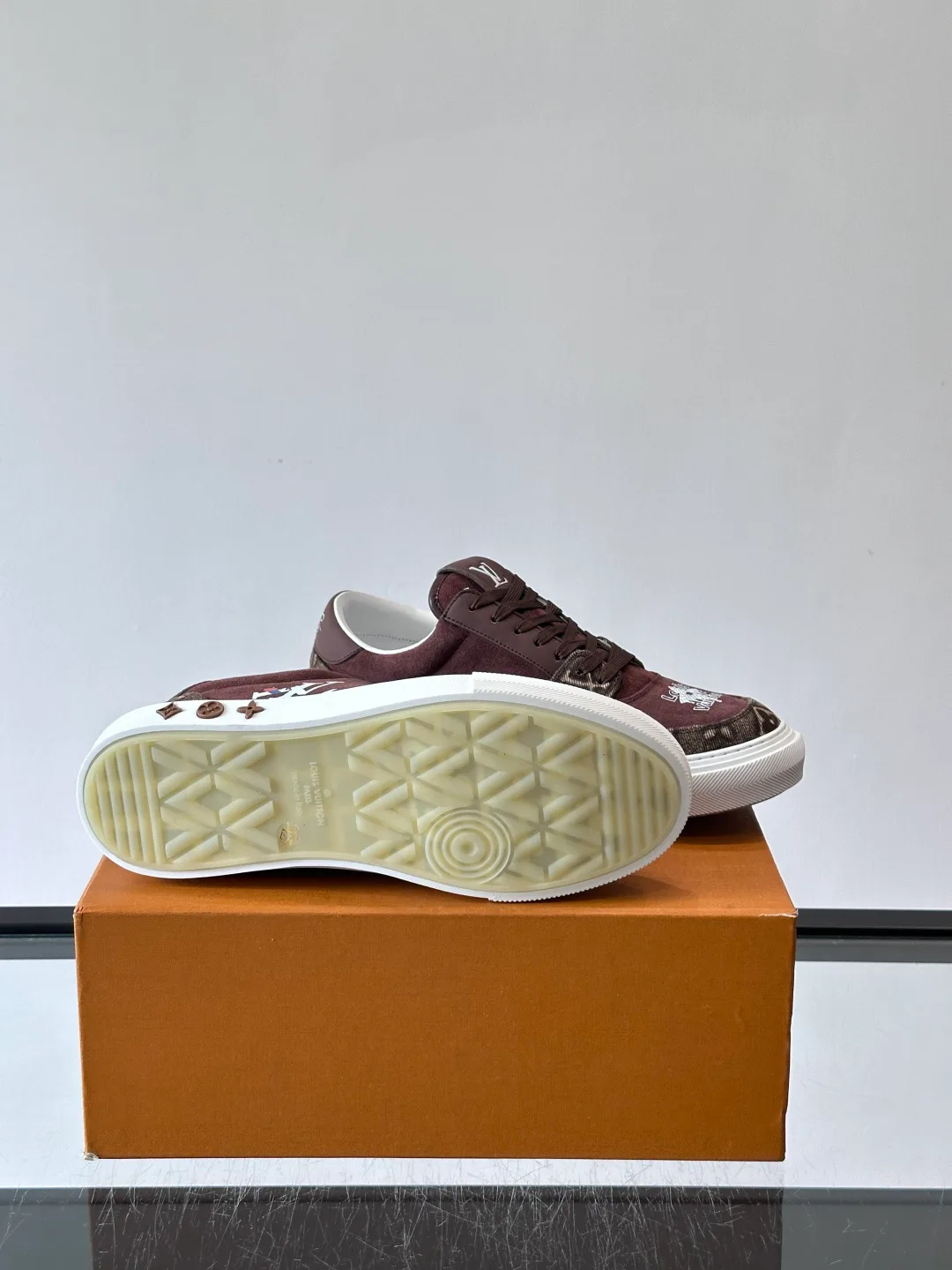 Women's Sneakers LOUIS VUITTON 17037734