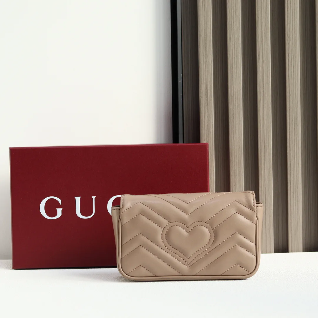 Women's Classic Handbags GUCCI 17947927
