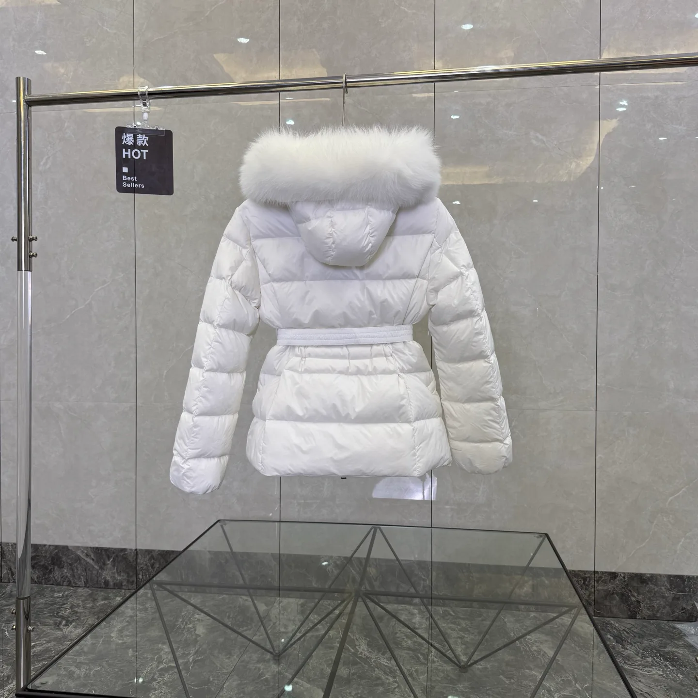 Women's Jackets And Down Jackets MONCLER 17949894