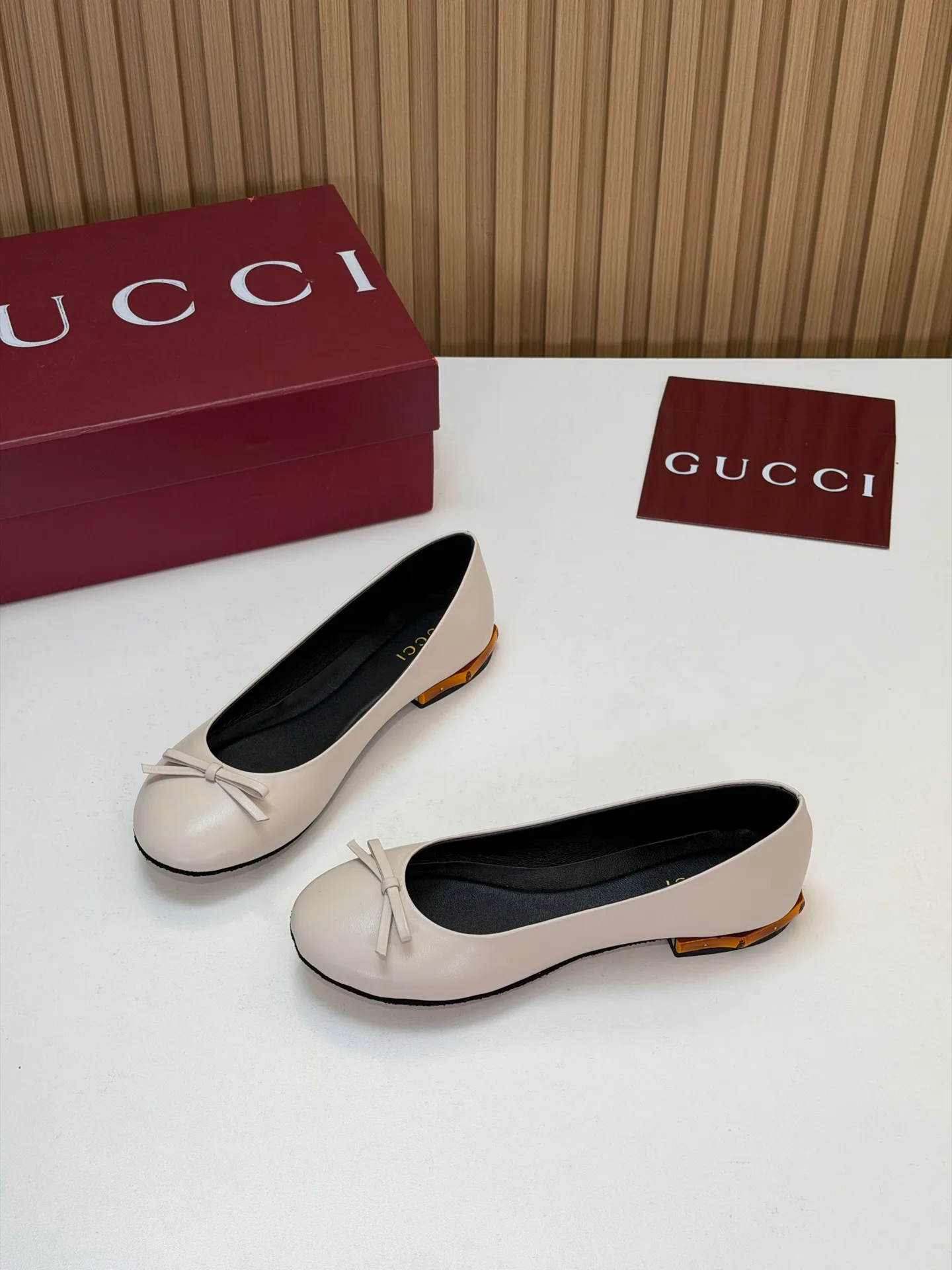 Women's Ballet Flats GUCCI 18083633