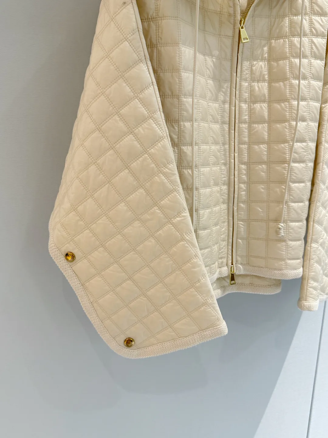 Women's Jackets And Down Jackets MONCLER 18050013