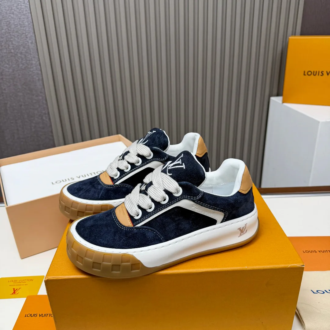 Men's Sneakers LOUIS VUITTON 18265137