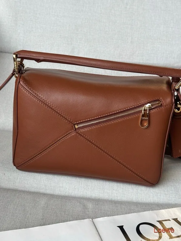 Women's Classic Handbags LOEWE 18434828
