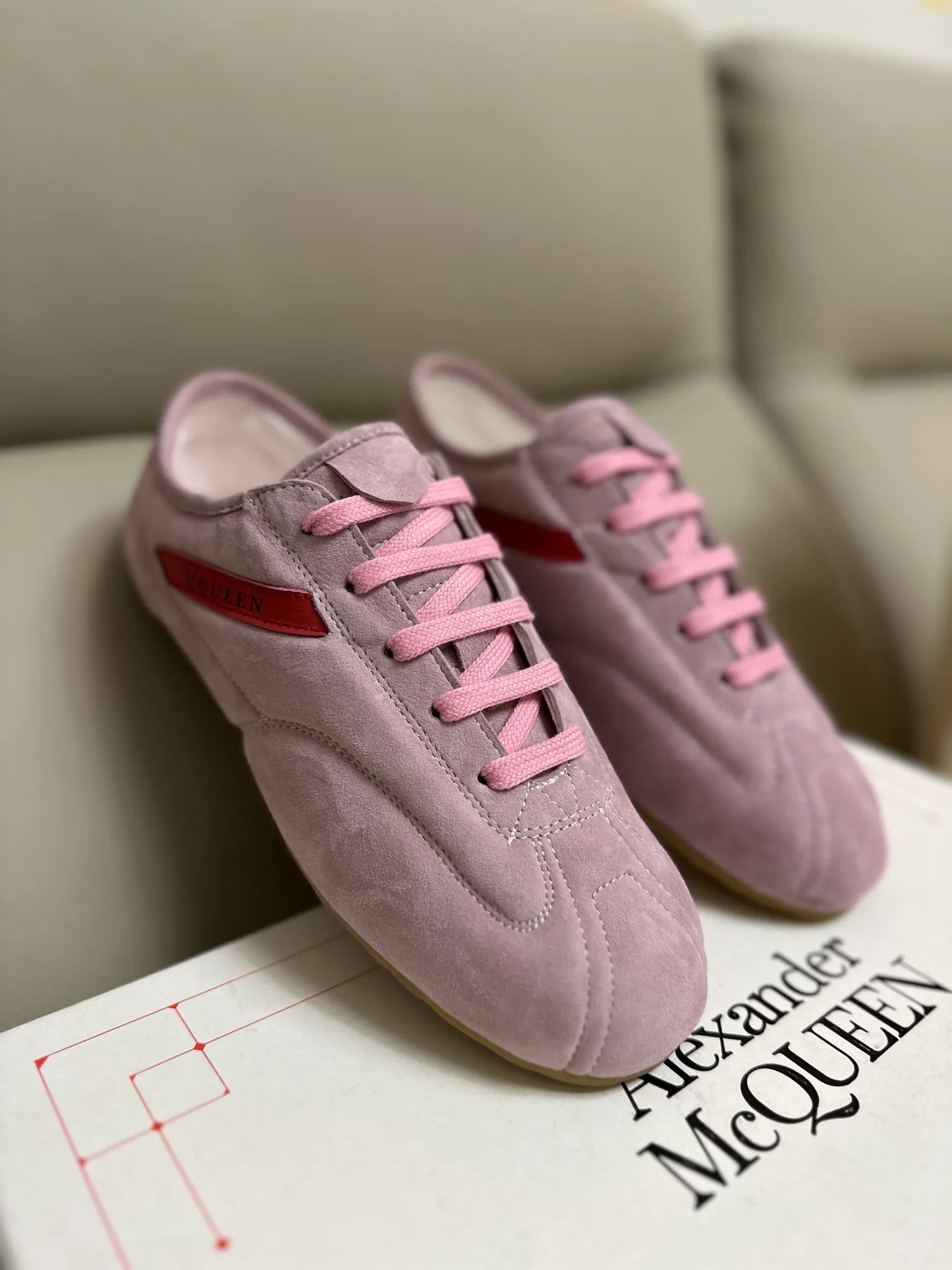 Кроссовки Женские Alexander Mcqueen 18616733