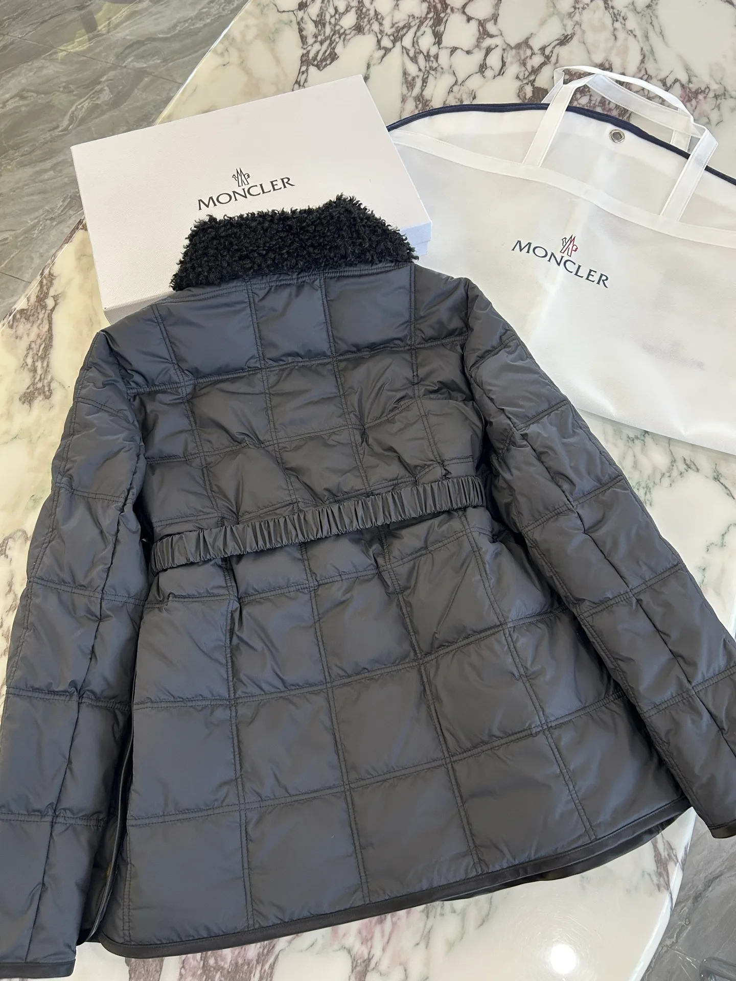 Men's Jackets And Down Jackets MONCLER 18330388