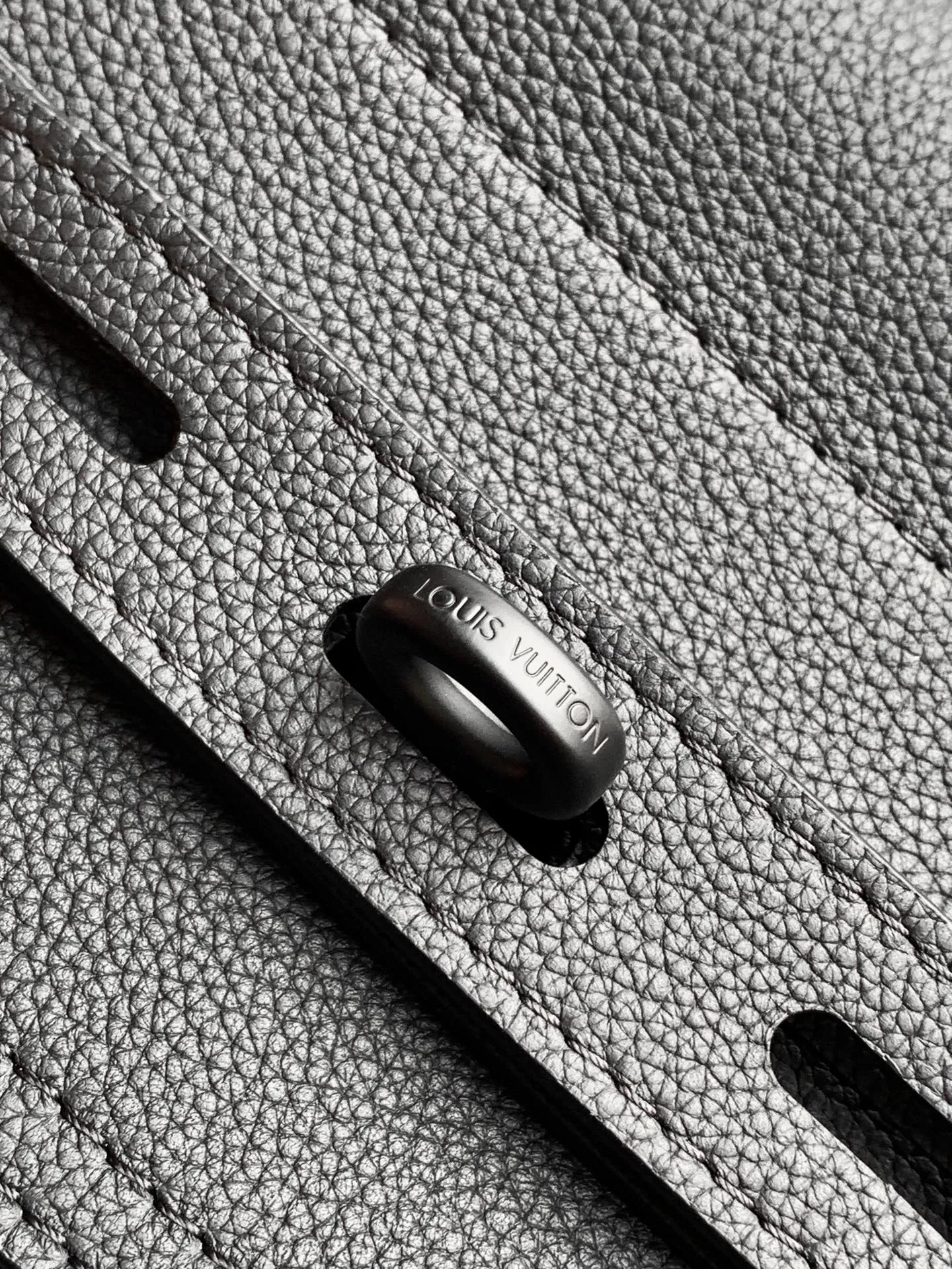 Women's Classic Handbags LOUIS VUITTON 17904097