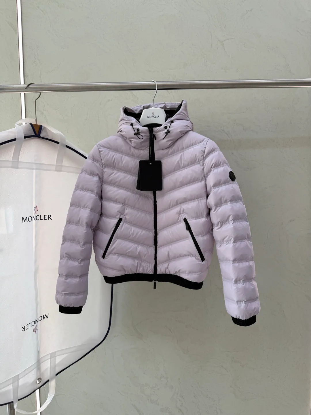 Women's Jackets And Down Jackets MONCLER 18052699