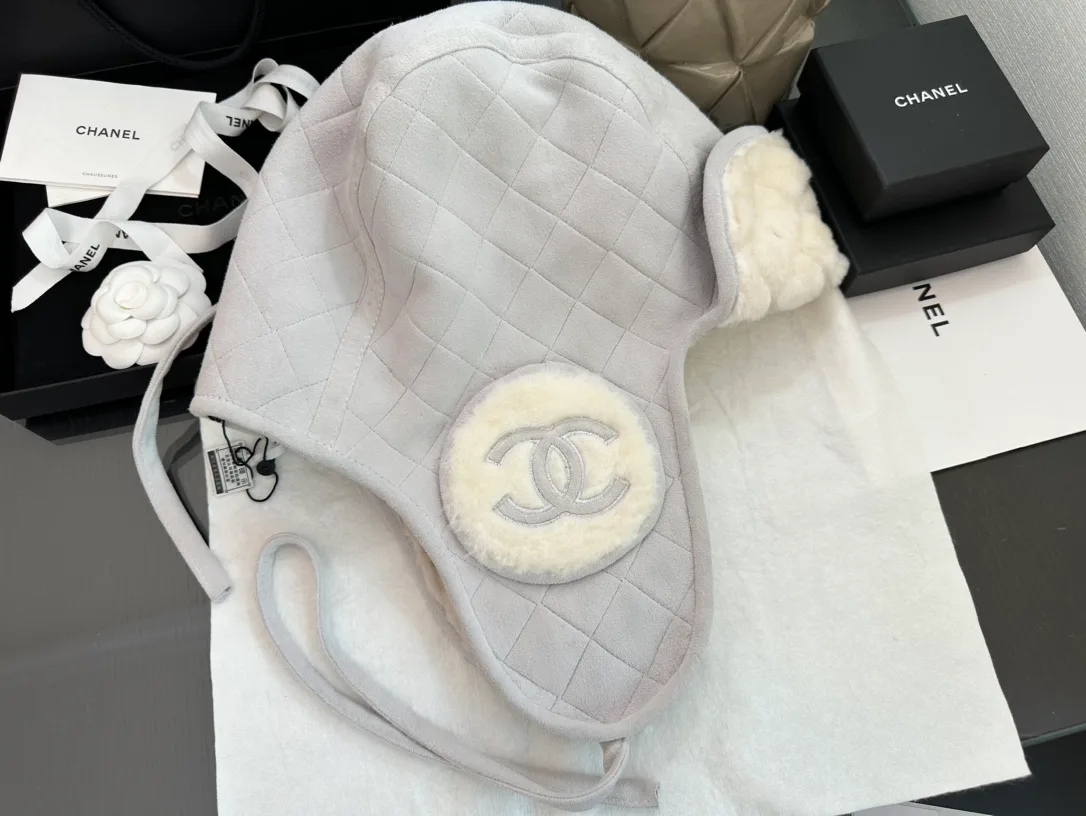 Hats CHANEL 18347663