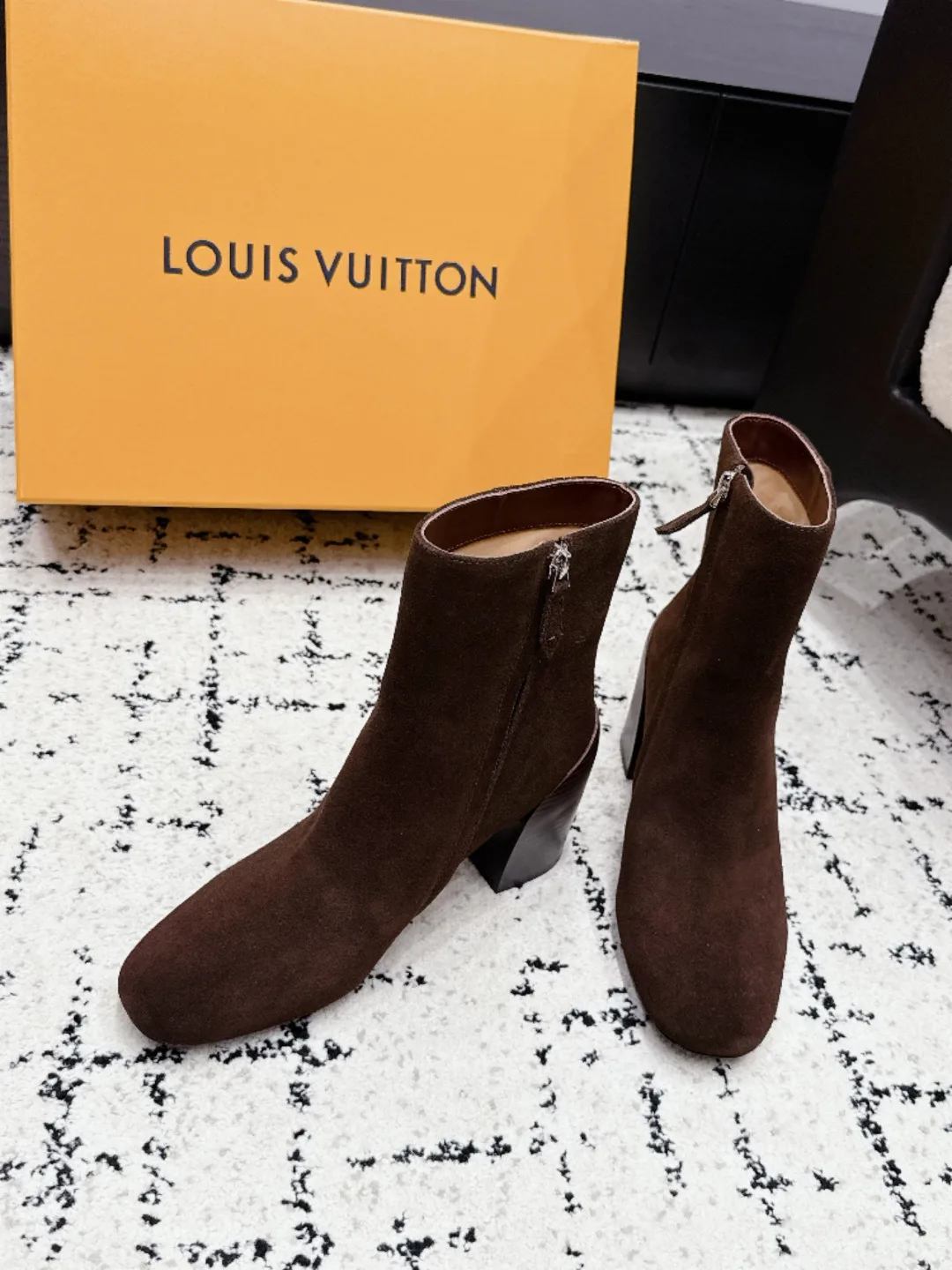 Women's Booties LOUIS VUITTON 18454407