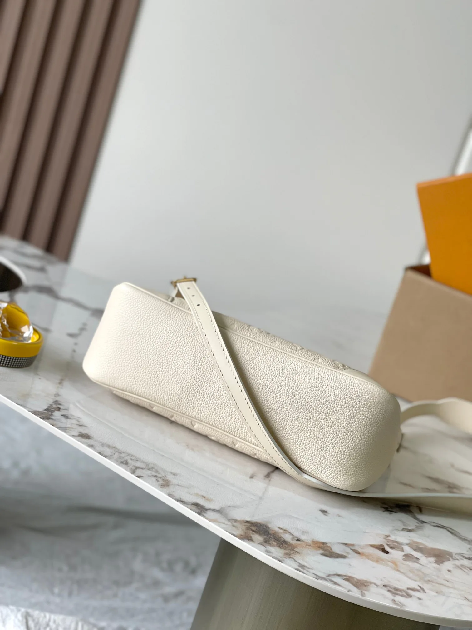 Women's Classic Handbags LOUIS VUITTON 18521054