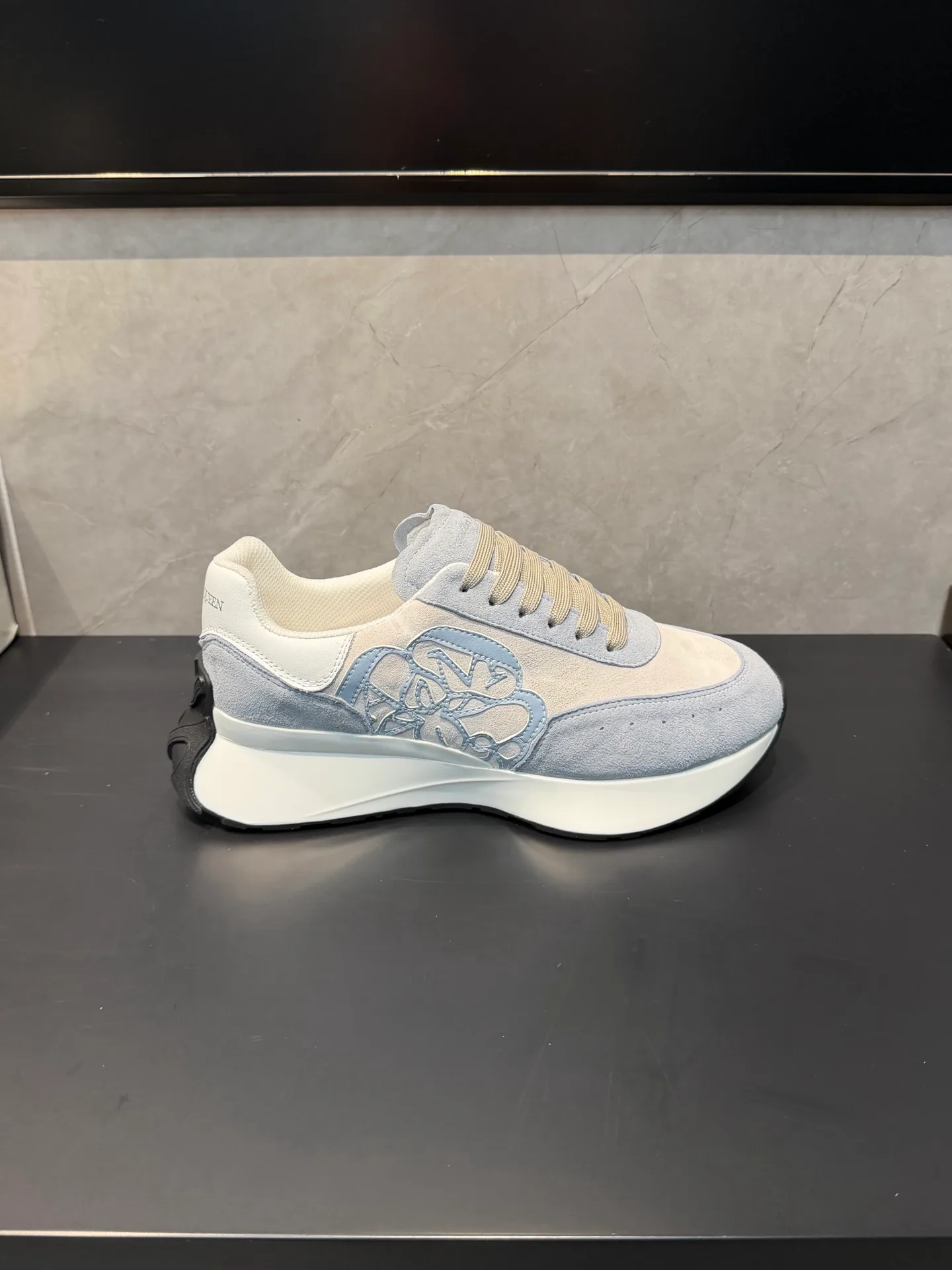 Women's Sneakers ALEXANDER MCQUEEN 18363892