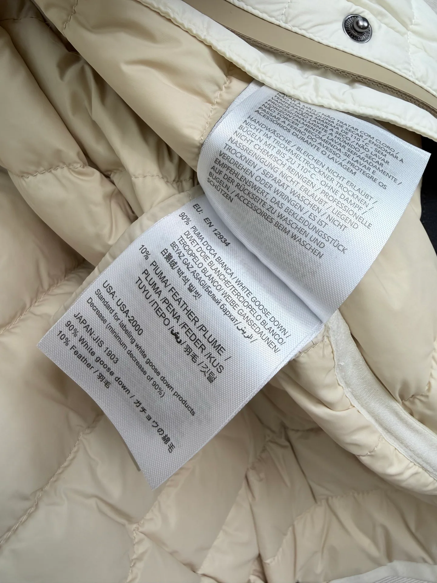 Women's Jackets And Down Jackets MONCLER 17919453