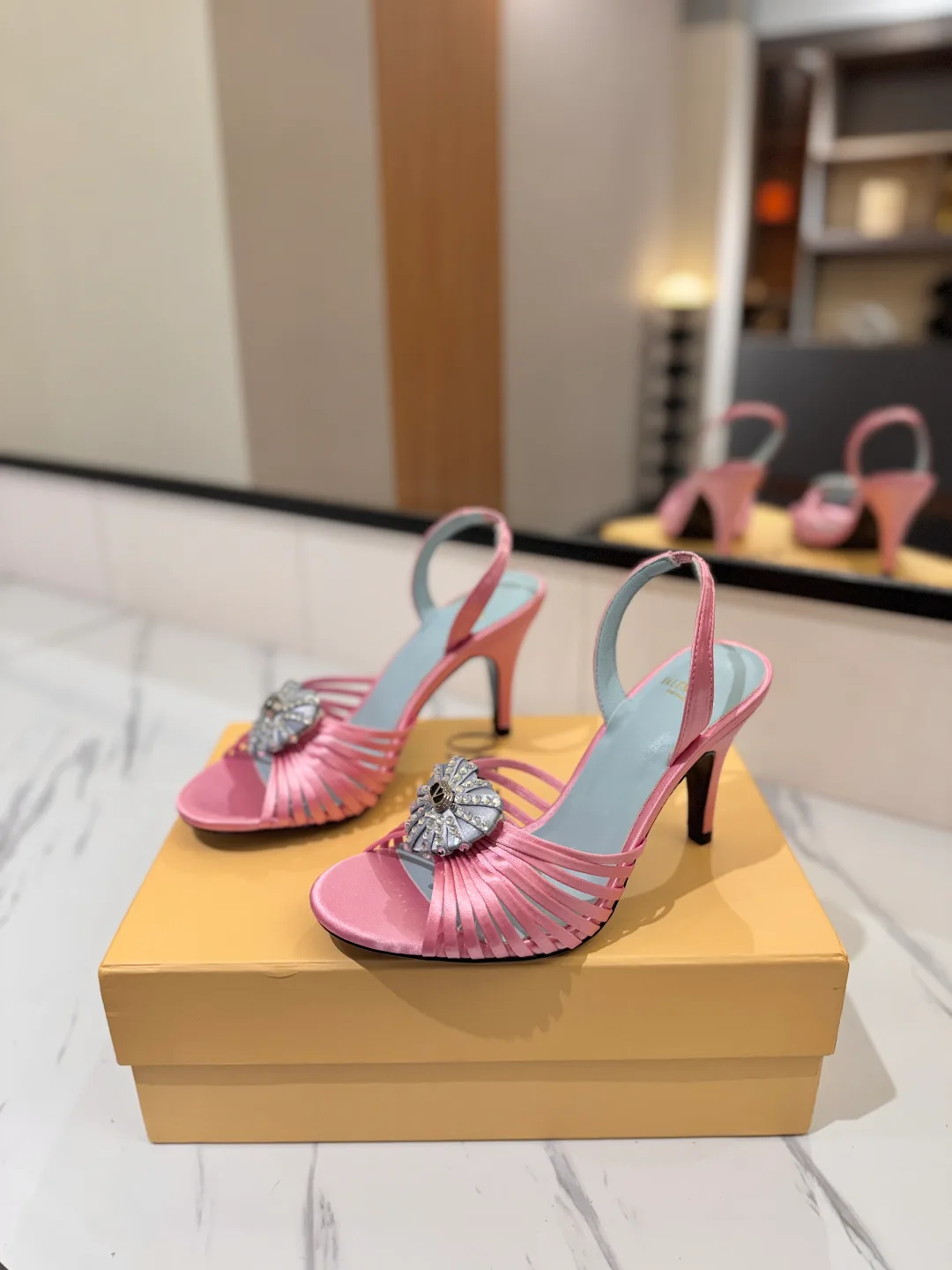 Women's Open-Toe Sandals VALENTINO 18134884