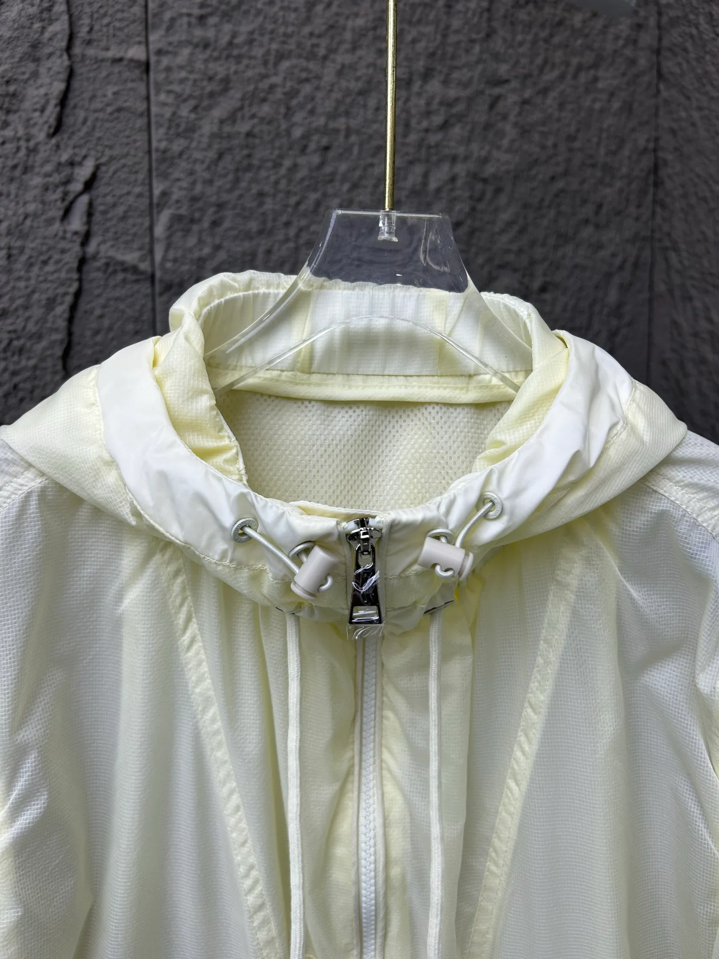 Women's Jackets And Down Jackets MONCLER 16968697