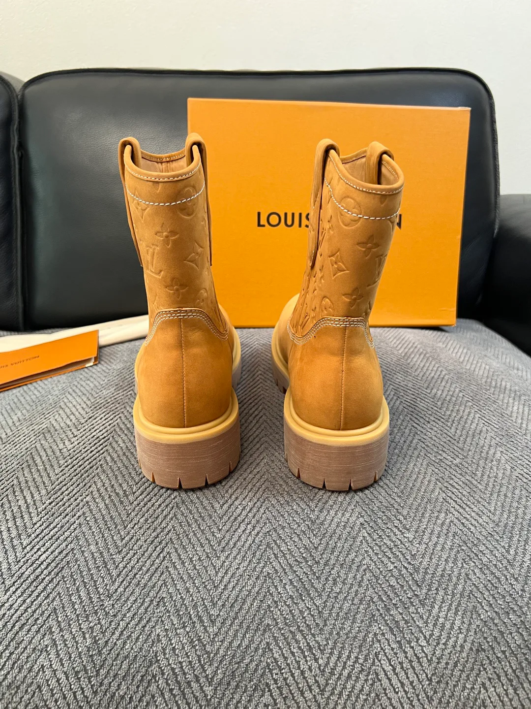 Men's Ankle Boots LOUIS VUITTON 18417477