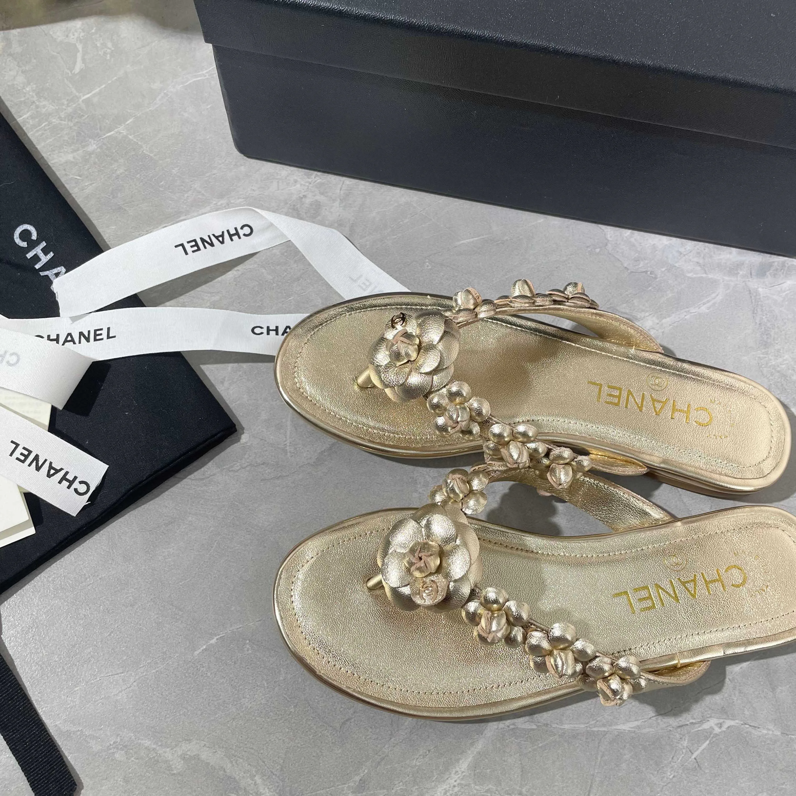 Women's Flip-Flops CHANEL 17947069