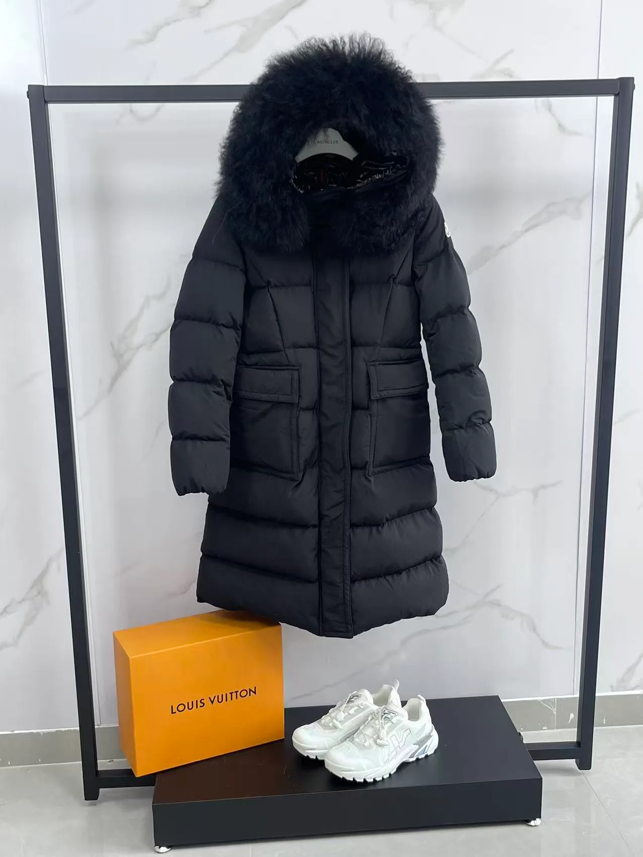 Women's Jackets And Down Jackets MONCLER 17964583
