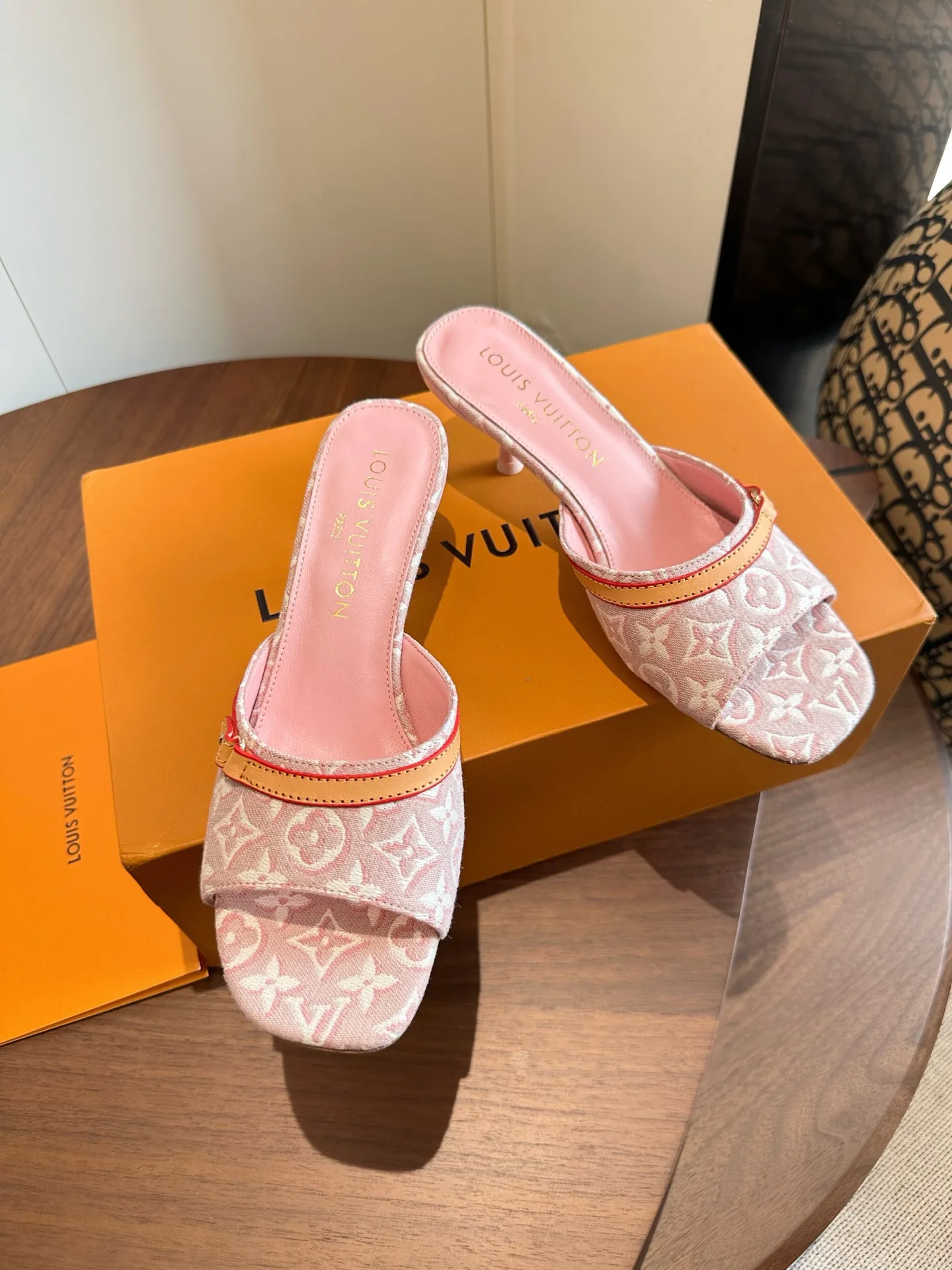 Women's Mules And Clogs LOUIS VUITTON 17580804