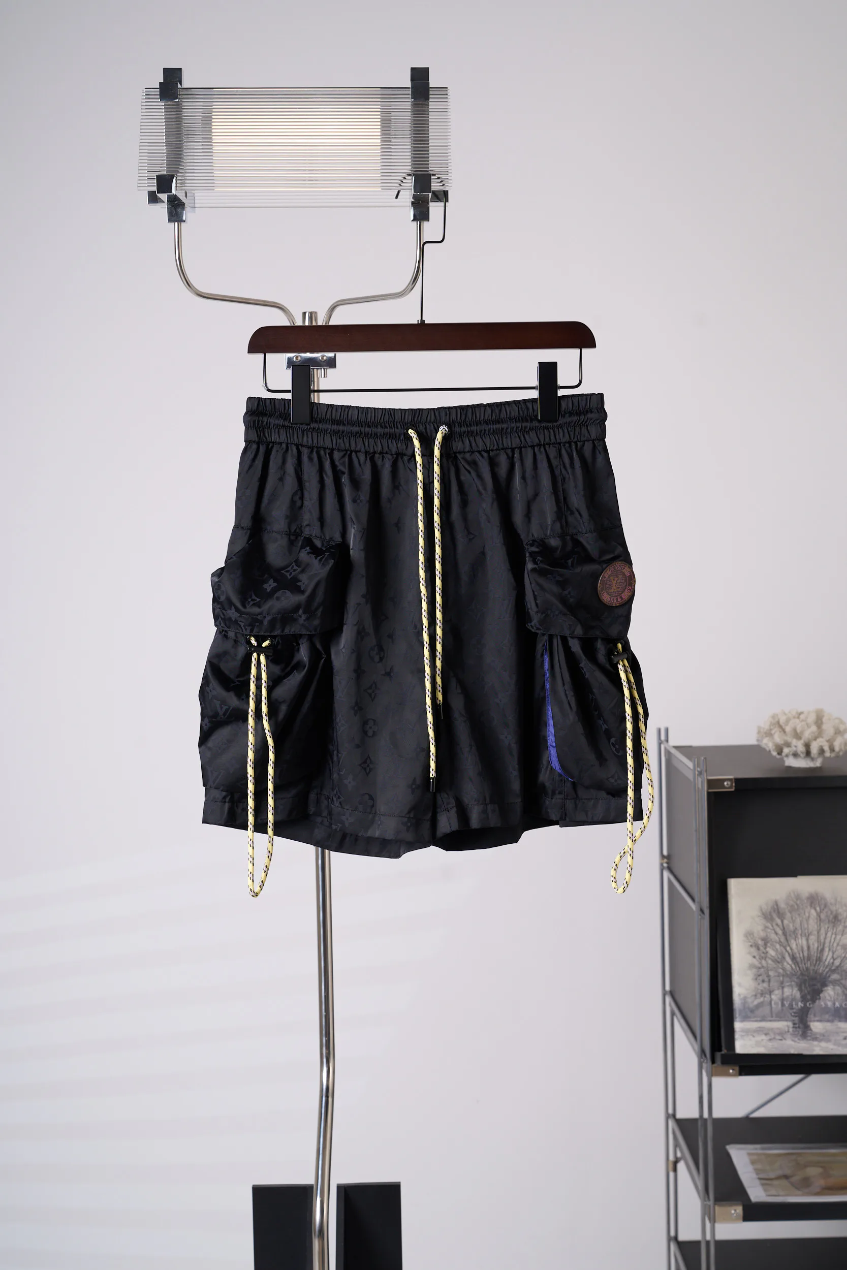 Men's Shorts LOUIS VUITTON 18179054