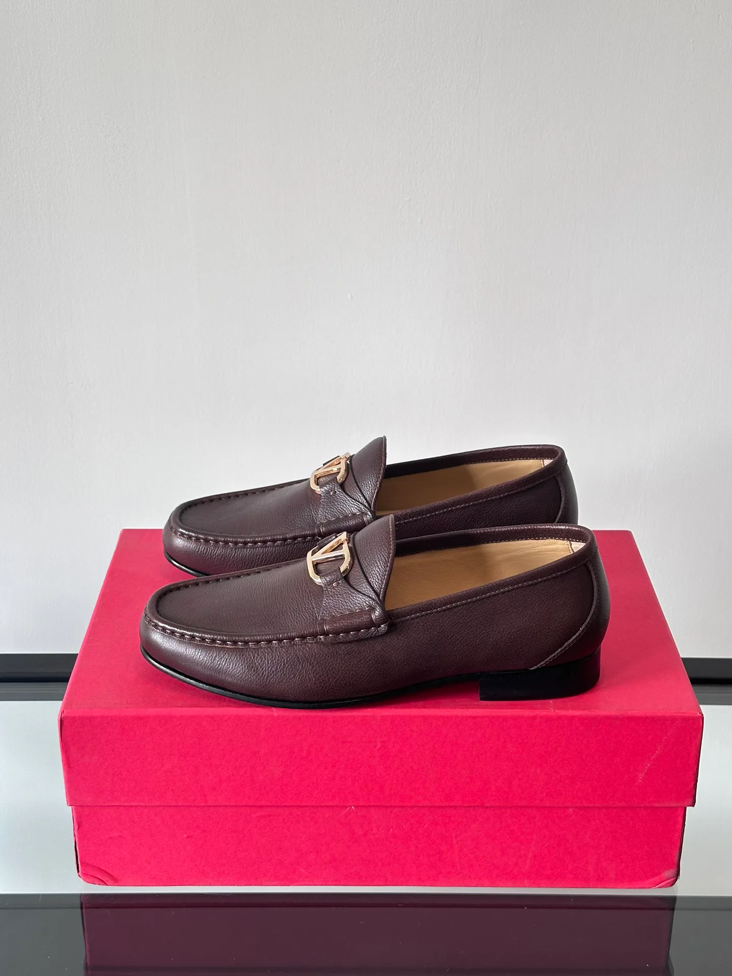 Men's Loafers And Dress Shoes VALENTINO 17715977