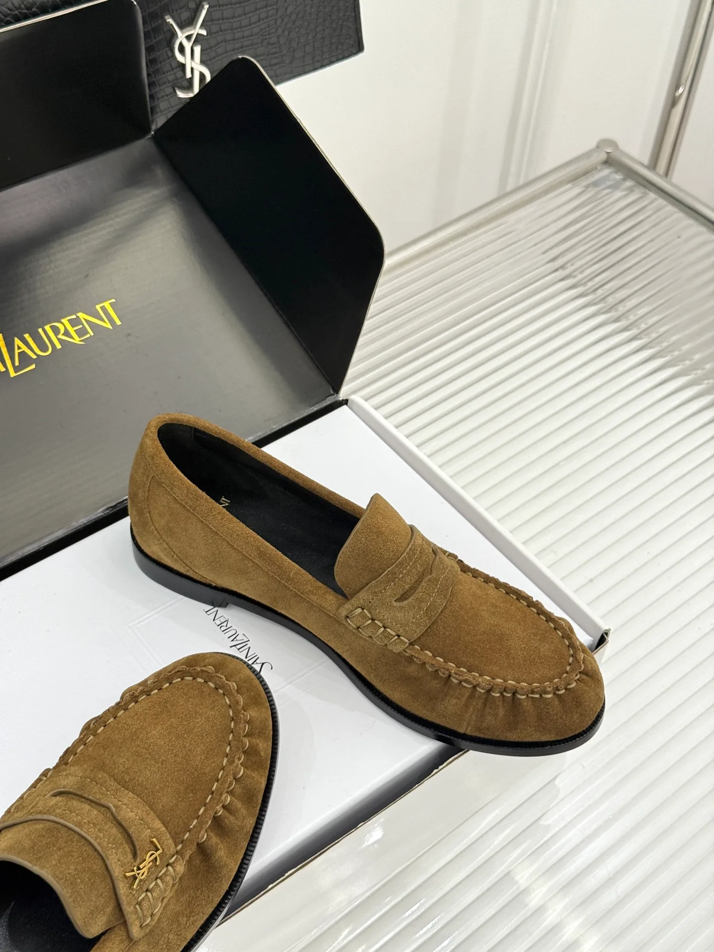 Women's Loafers And Moccasins SAINT LAURENT 17514971