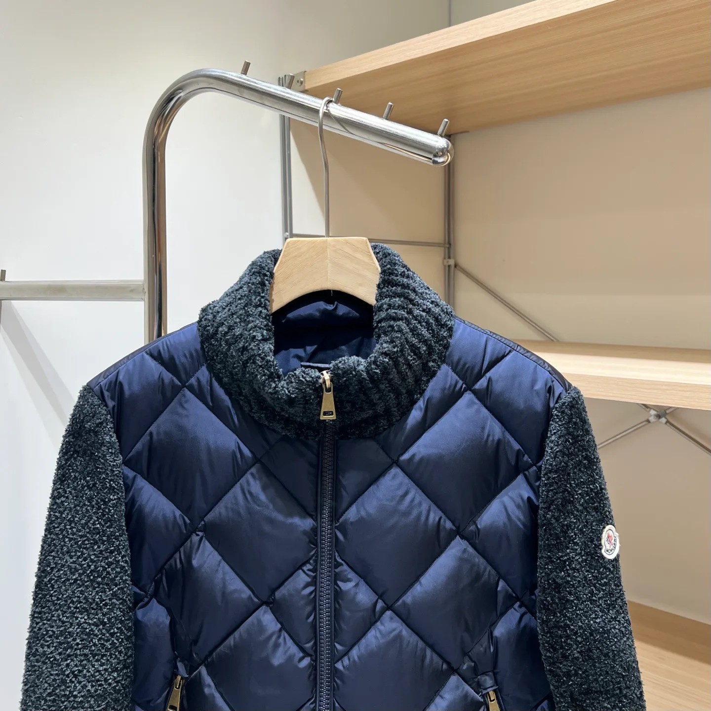 Women's Jackets And Down Jackets MONCLER 18188619